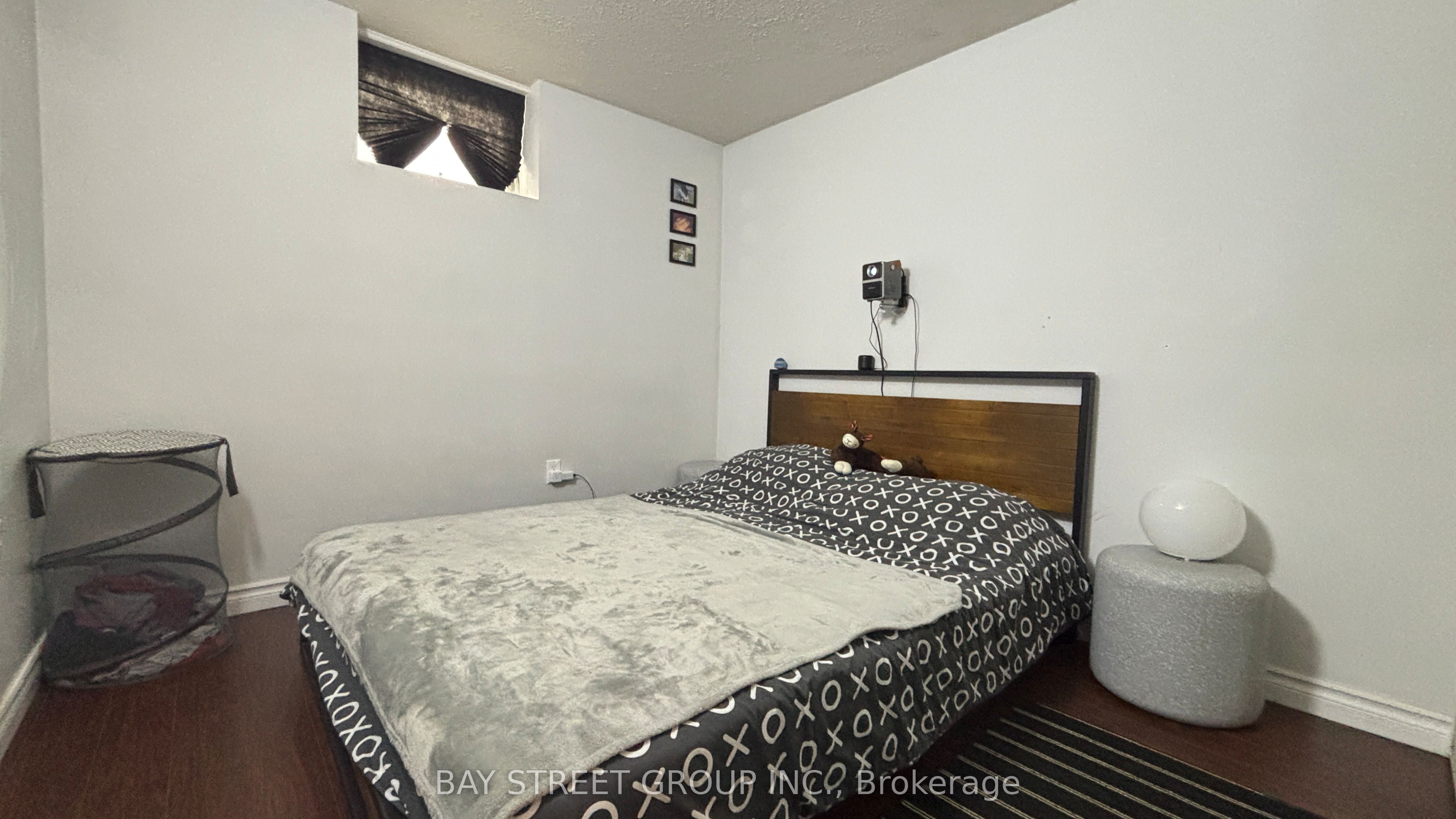 1242 Mcbride Avenue Lower 1, Mississauga, ON L5C 1M8 photo 4
