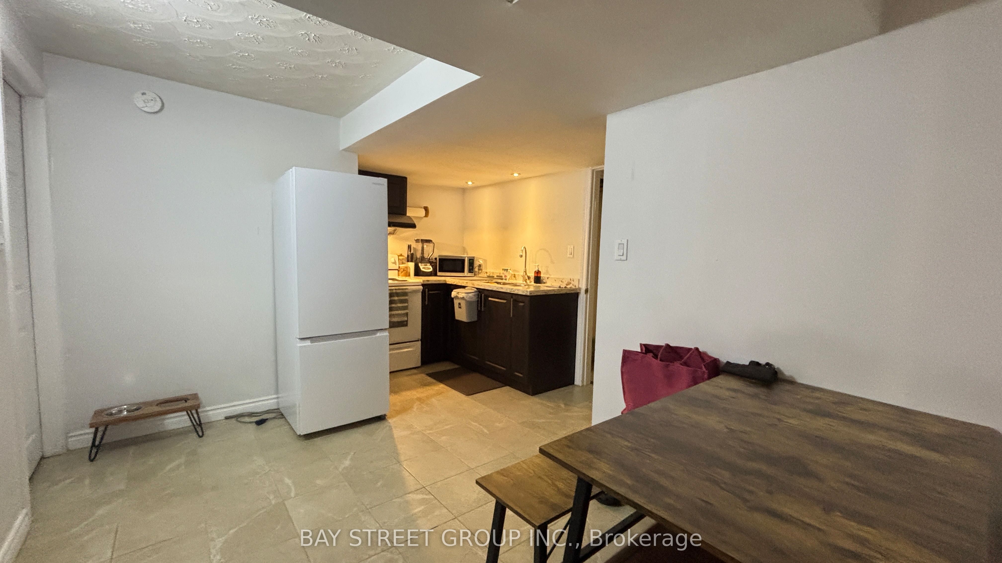 1242 Mcbride Avenue Lower 1, Mississauga, ON L5C 1M8 photo 5