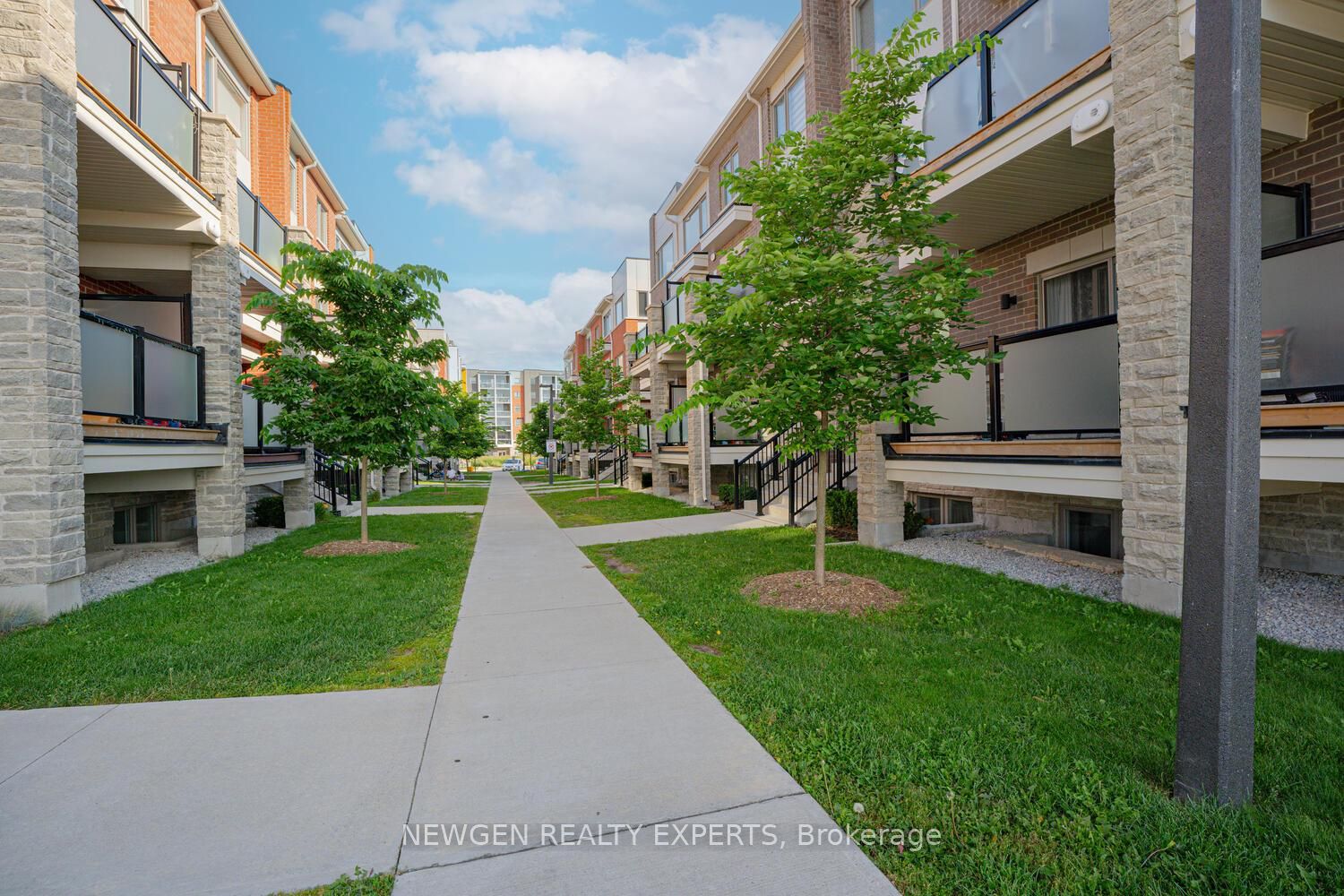 240 Lagerfeld Drive 13, Brampton, ON L7A 5G9 photo 2