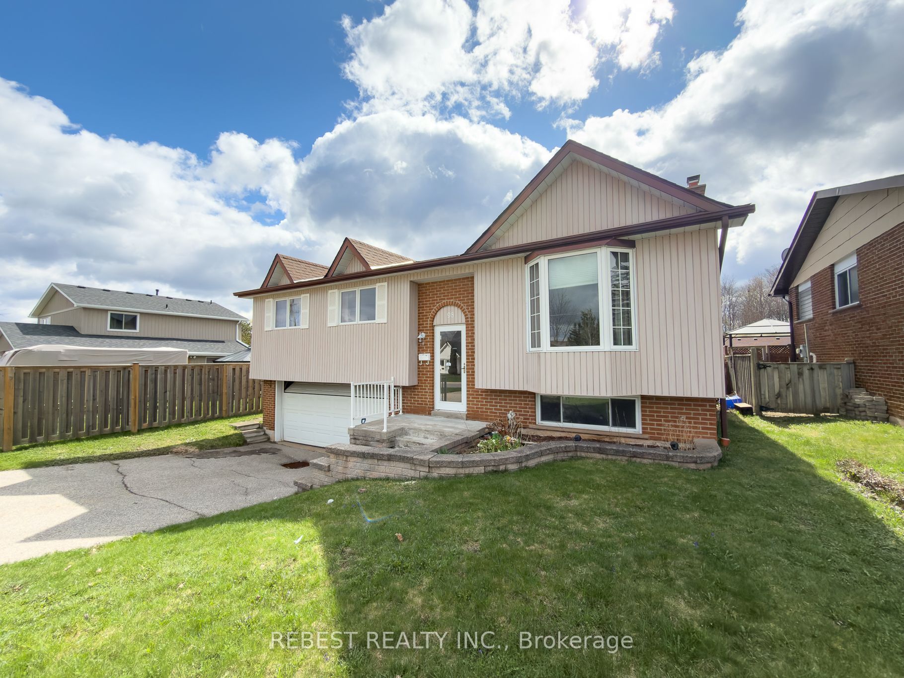 98 Cobblehill Road, Halton Hills, ON L7J 1P3 photo 3