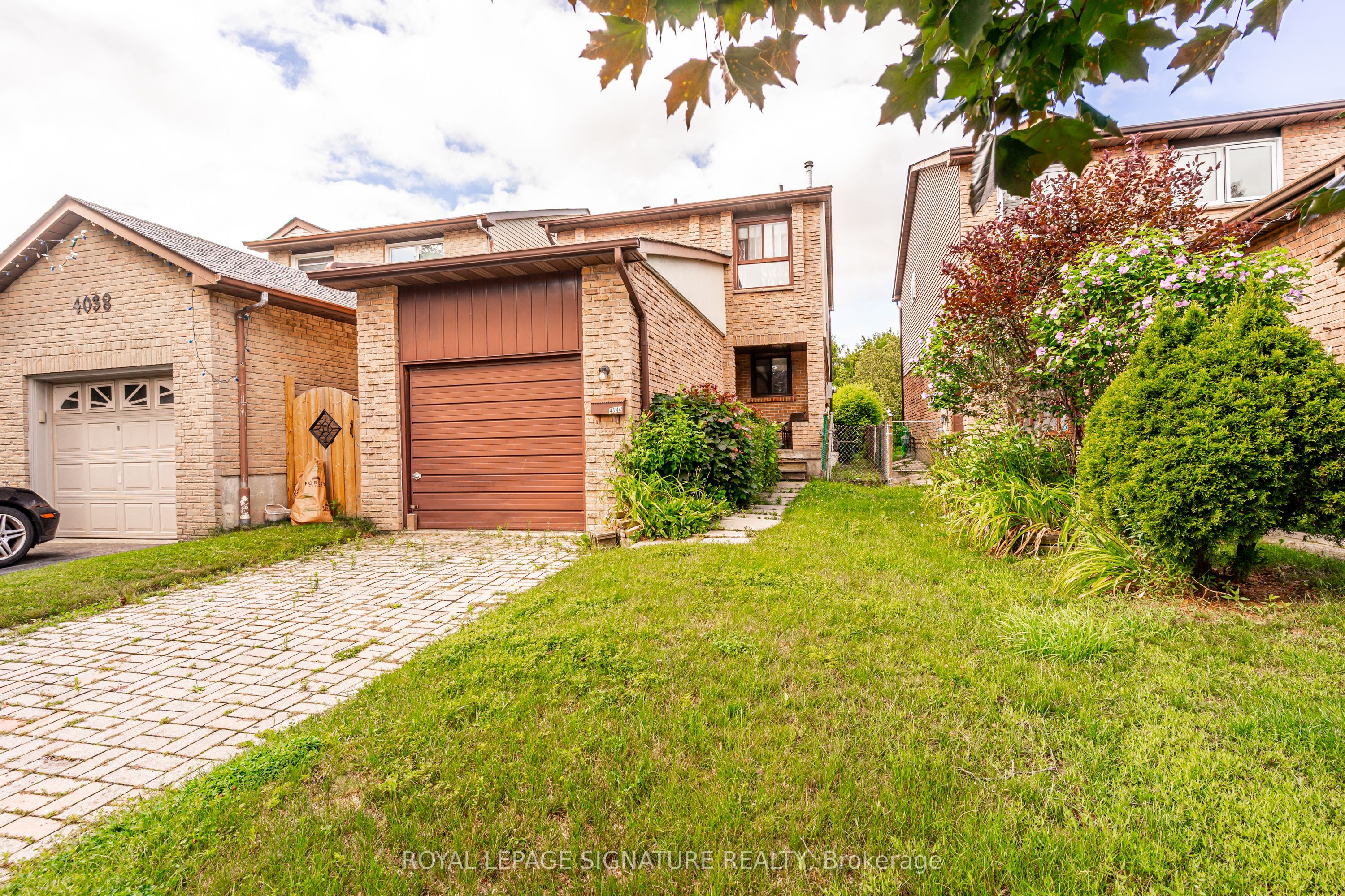 4040 Silverhaze Road, Mississauga, ON L4W 3K1 photo 2