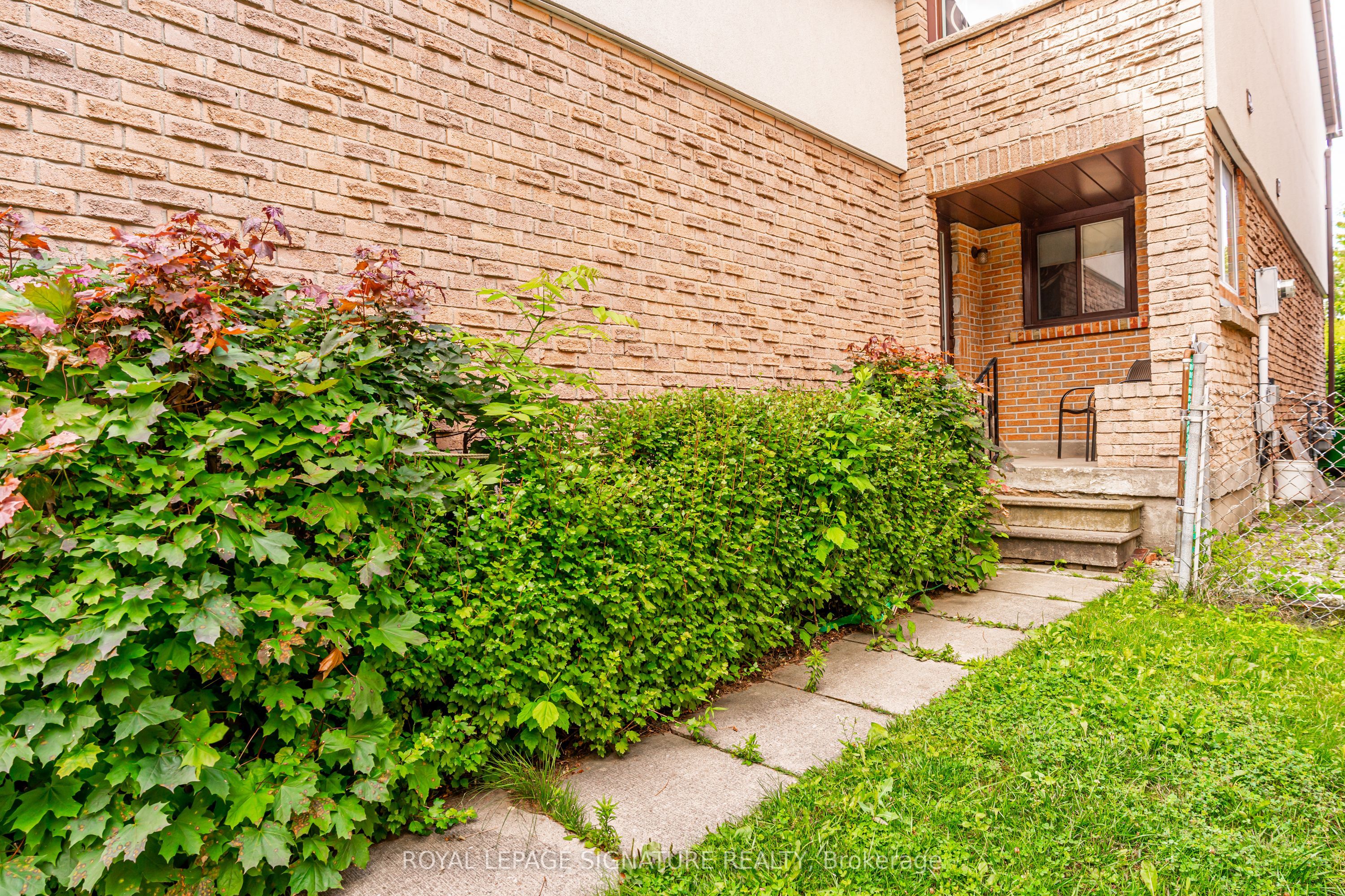 4040 Silverhaze Road, Mississauga, ON L4W 3K1 photo 4