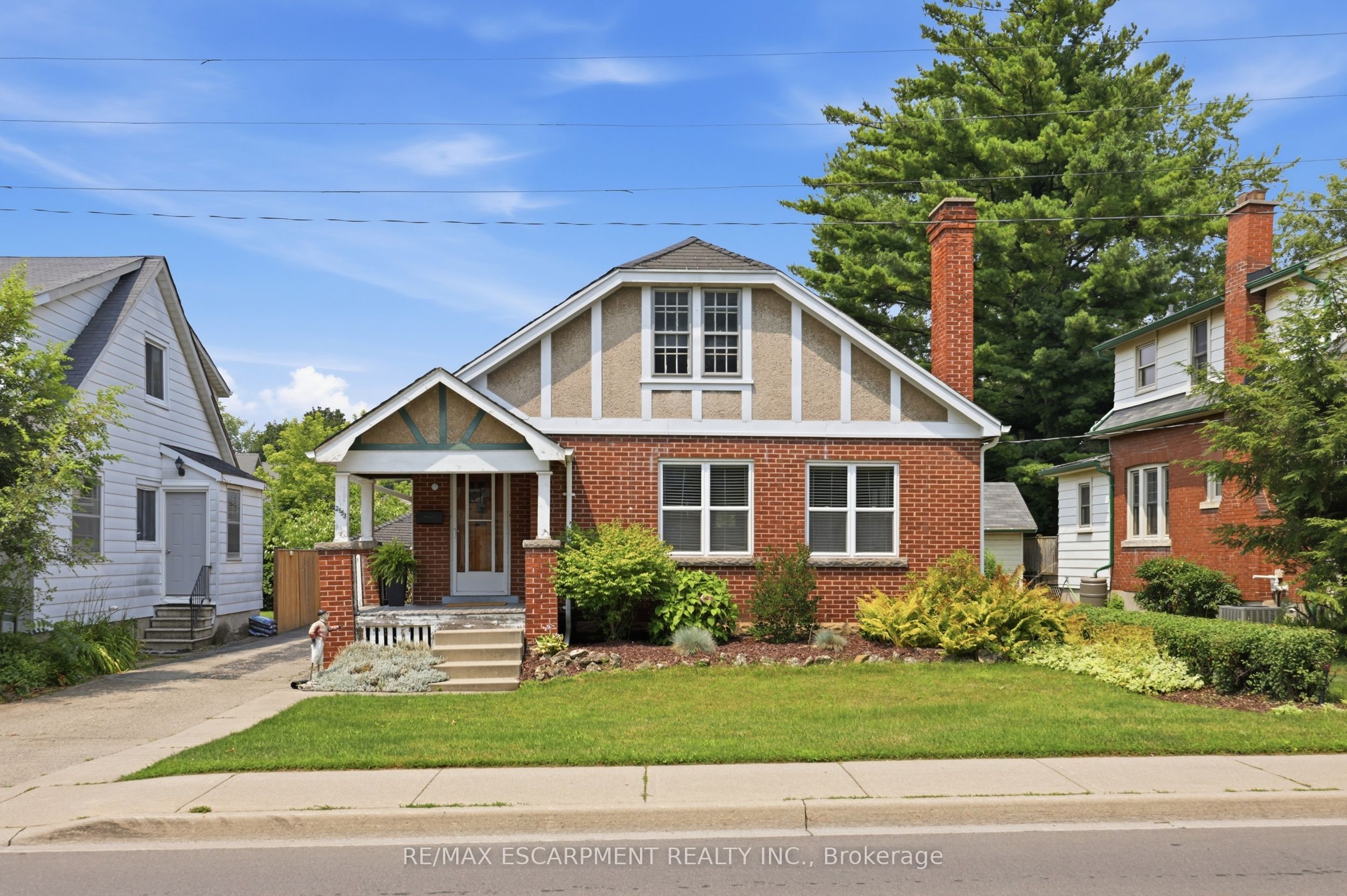 2153 CAROLINE Street, Burlington, ON L7R 1L7 photo 2