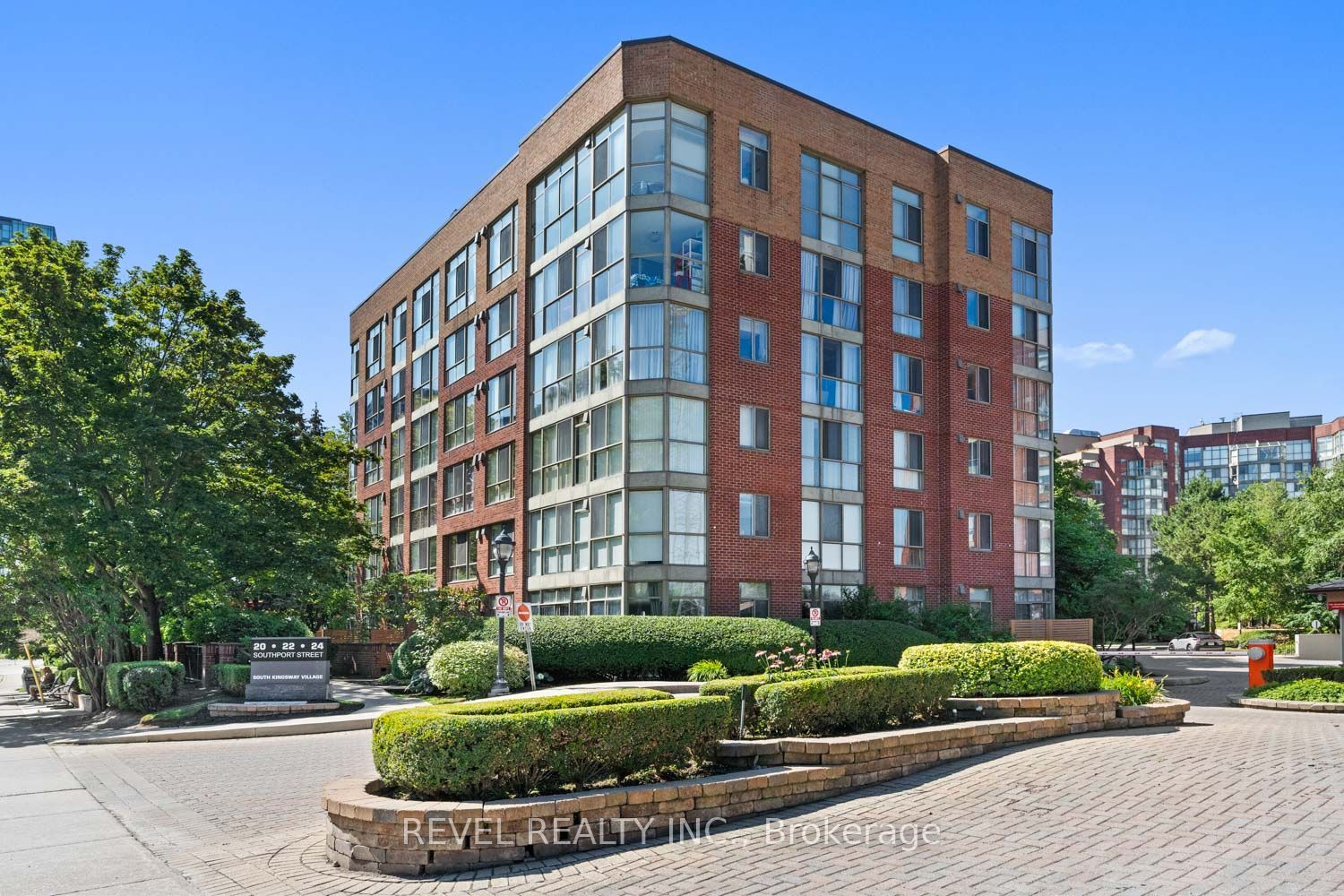 20 Southport Street 302, Toronto, ON M6S 4Y8