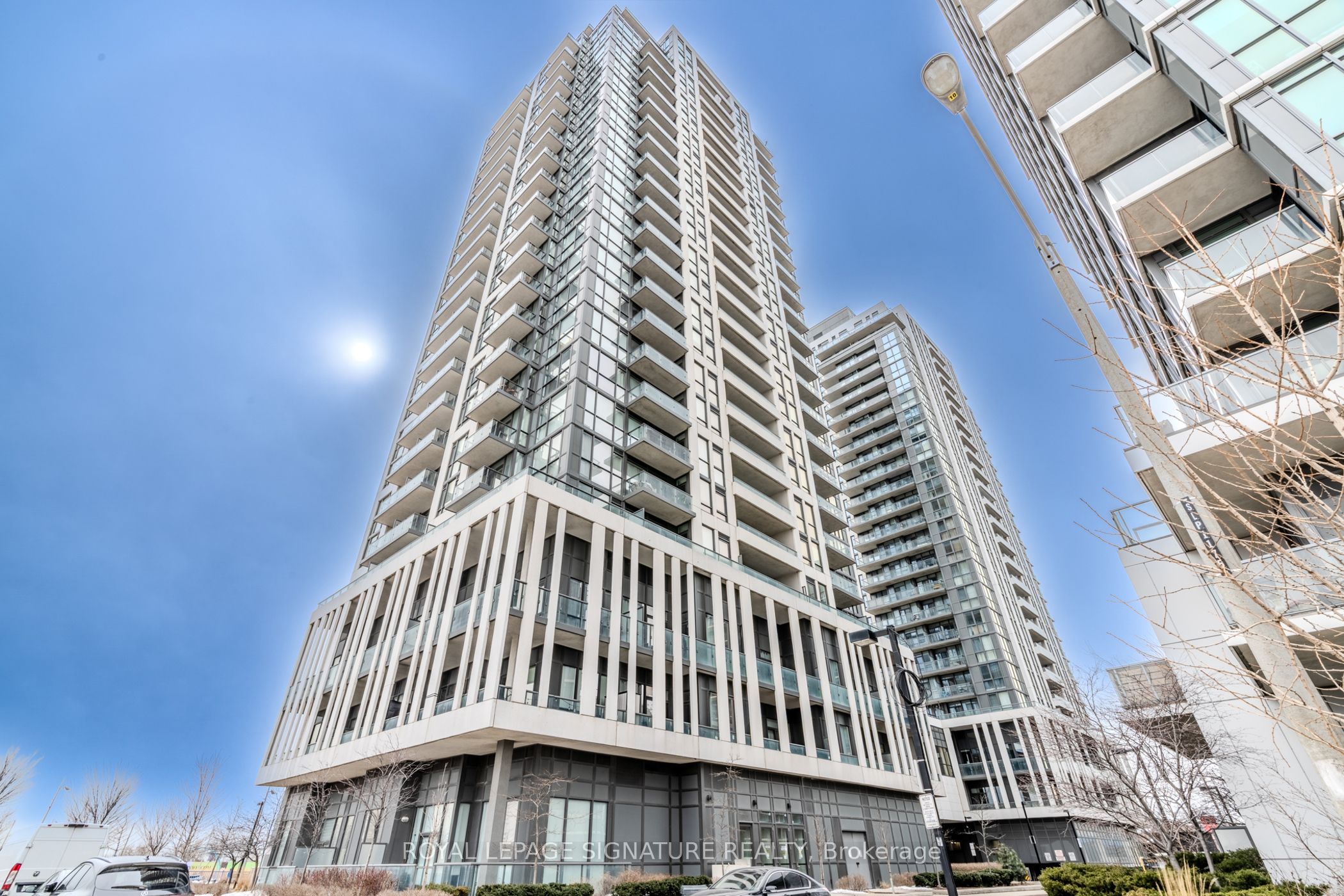 17 Zorra Street 1911, Toronto, ON M8Z 4Z6