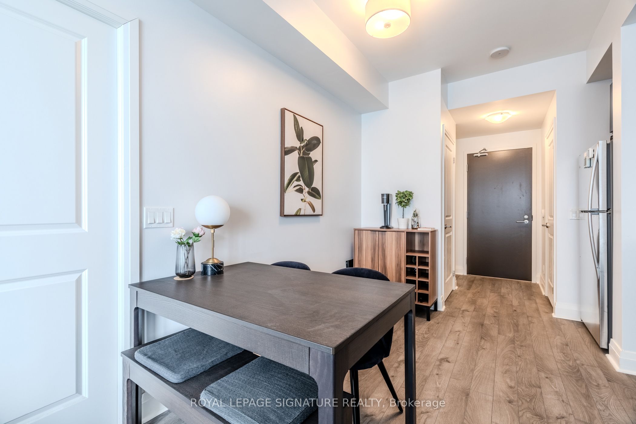 17 Zorra Street 1911, Toronto, ON M8Z 4Z6 photo 4