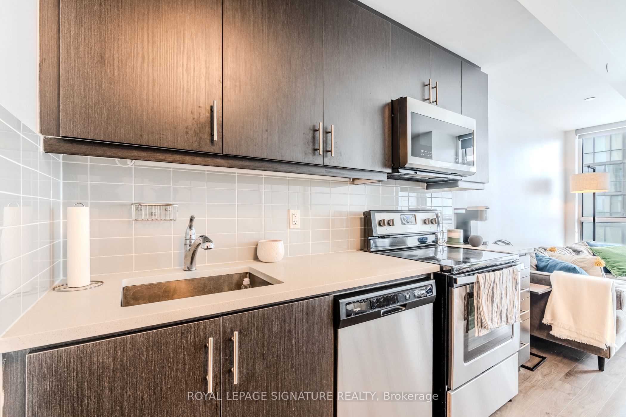 17 Zorra Street 1911, Toronto, ON M8Z 4Z6 photo 5