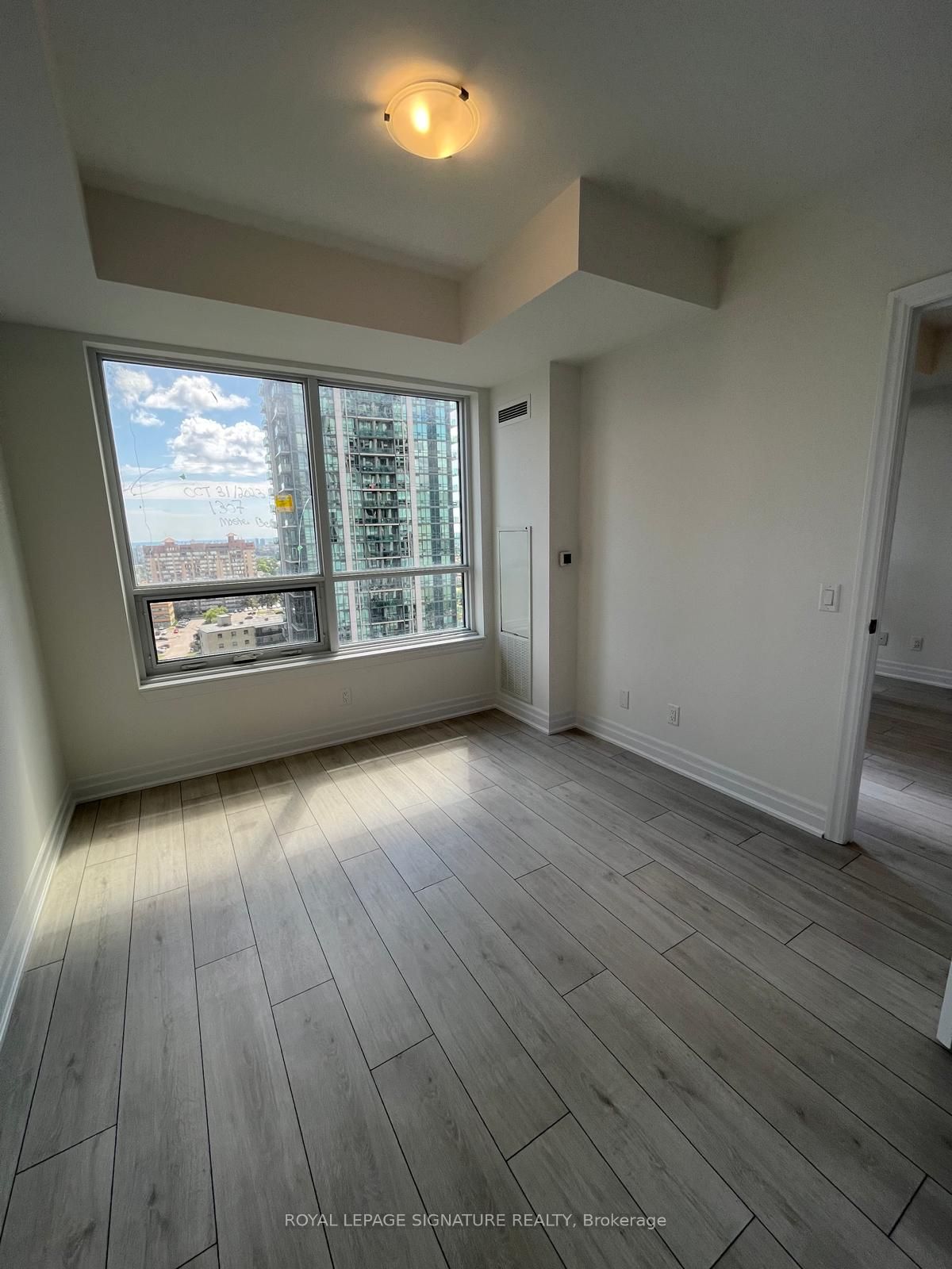 30 Elm Drive 1007, Mississauga, ON L5B 0N6 photo 4