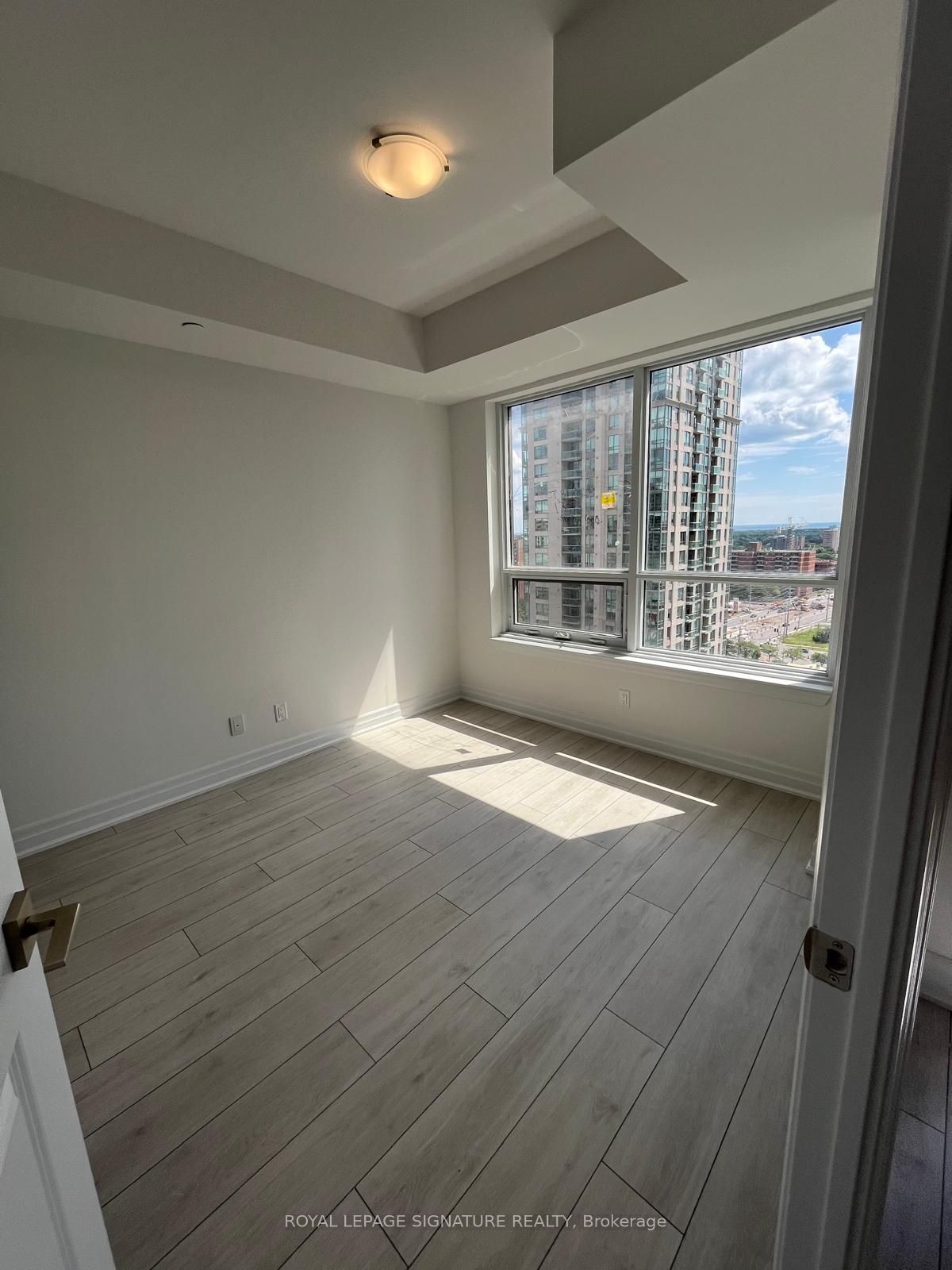 30 Elm Drive 1007, Mississauga, ON L5B 0N6 photo 5