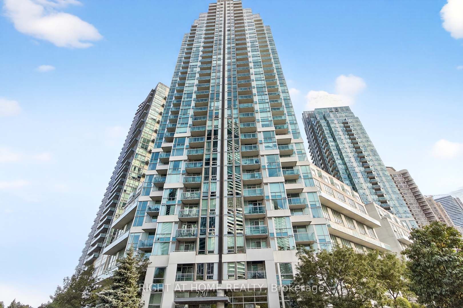 220 Burnhamthorpe Road W 717, Mississauga, ON L5B 4N4