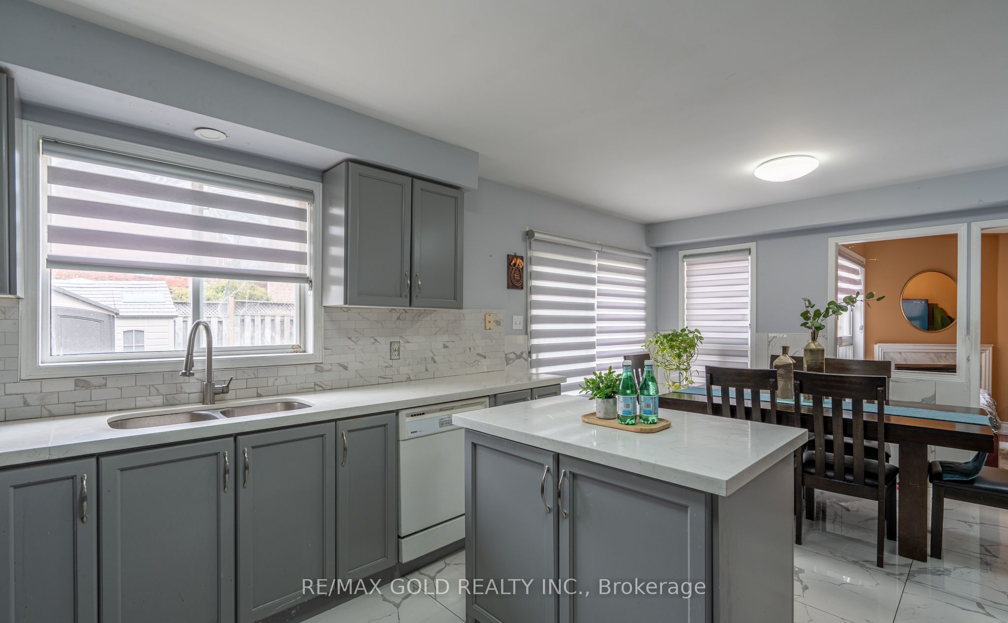 104 Sunny Meadow Boulevard, Brampton, ON L6R 2C5 photo 4