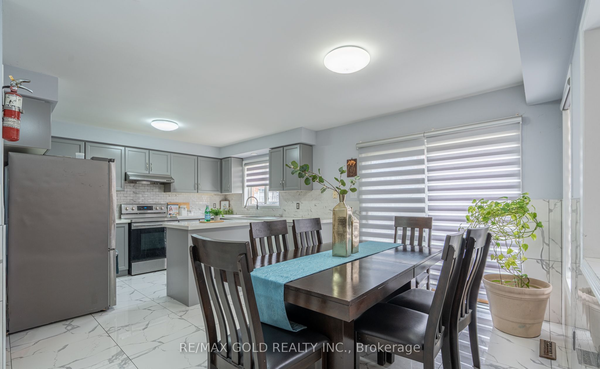 104 Sunny Meadow Boulevard, Brampton, ON L6R 2C5 photo 5