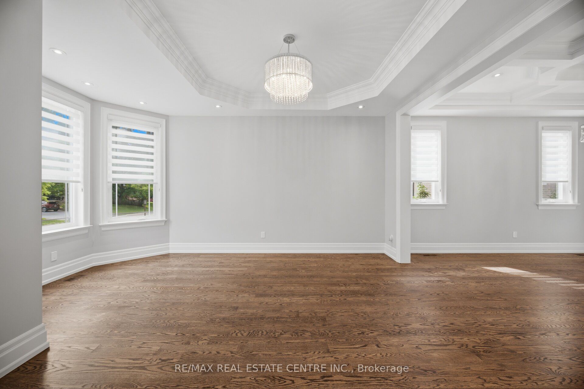 1496 Mansfield Drive, Oakville, ON L6H 1K4 photo 5