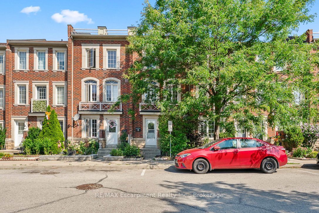 8 JIM BAIRD Mews, Toronto, ON M3L 0C6