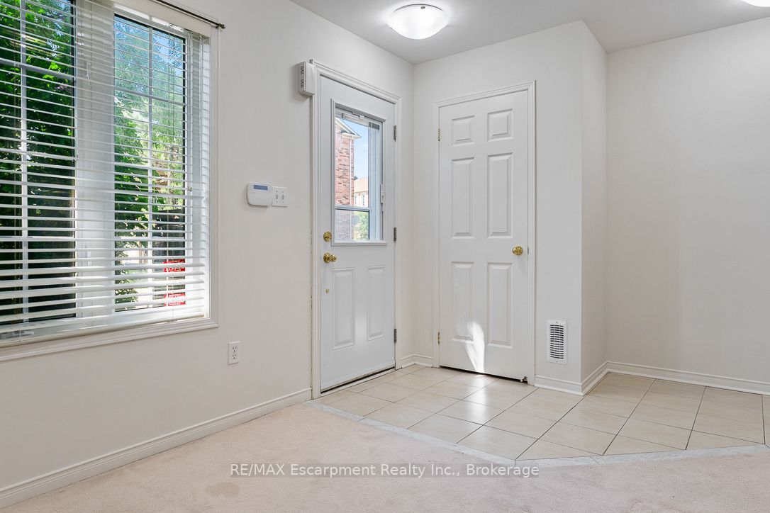 8 JIM BAIRD Mews, Toronto, ON M3L 0C6 photo 4