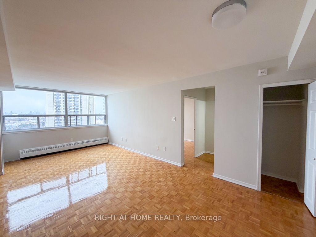 1440 Lawrence Avenue W 1205, Toronto, ON M6L 1B2 photo 3