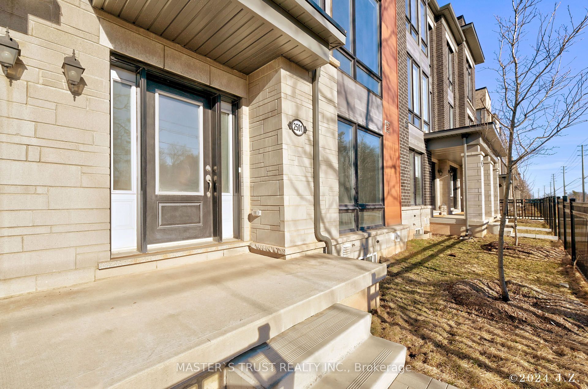2501 Littlefield Crescent, Oakville, ON L6M 5L9 photo 2