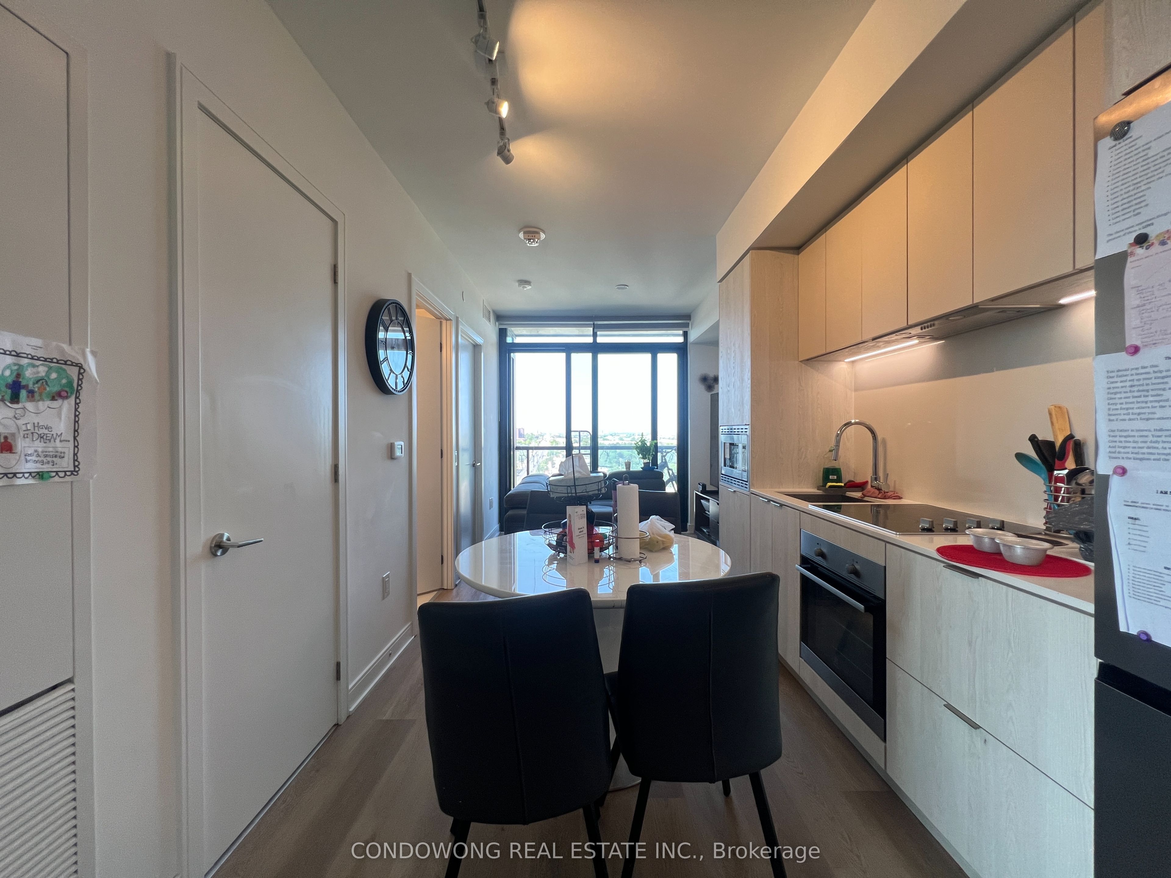 86 Dundas Street E 1404, Mississauga, ON L5A 0B1 photo 4