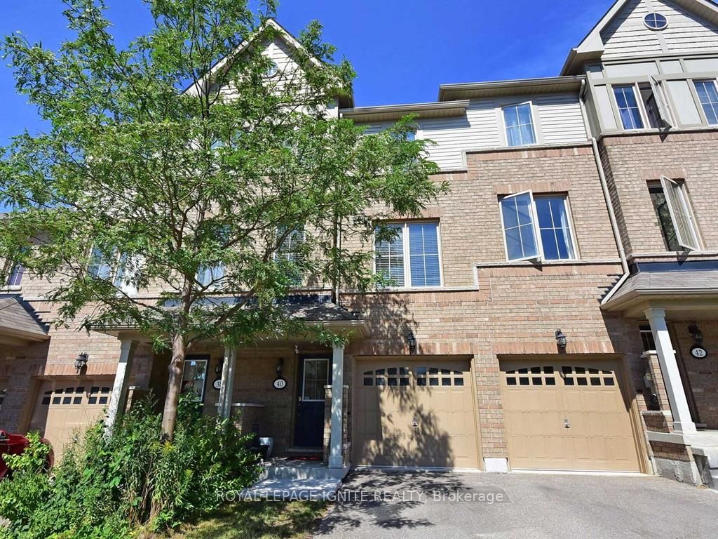 40 Cedar Lake Crescent, Brampton, ON L6Y 0P9 photo 2