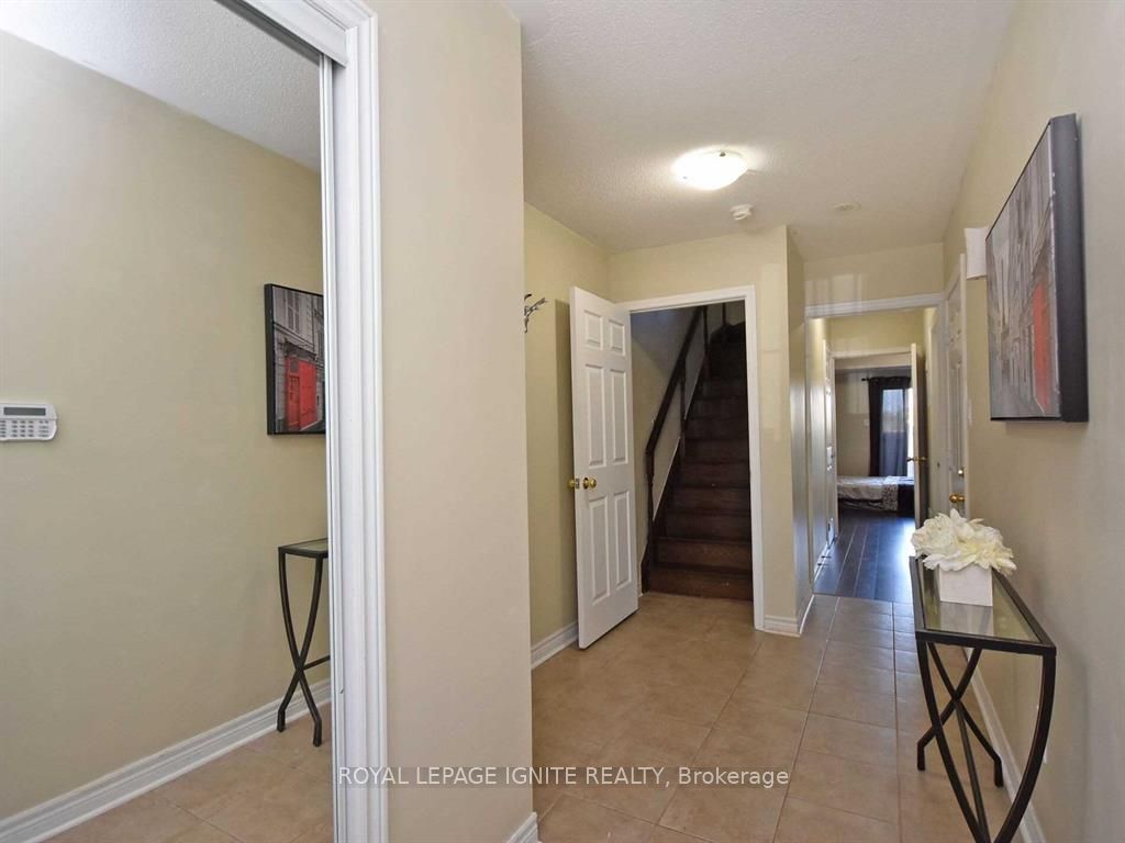 40 Cedar Lake Crescent, Brampton, ON L6Y 0P9 photo 4