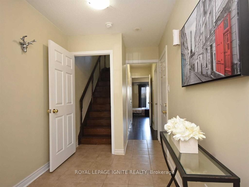 40 Cedar Lake Crescent, Brampton, ON L6Y 0P9 photo 5