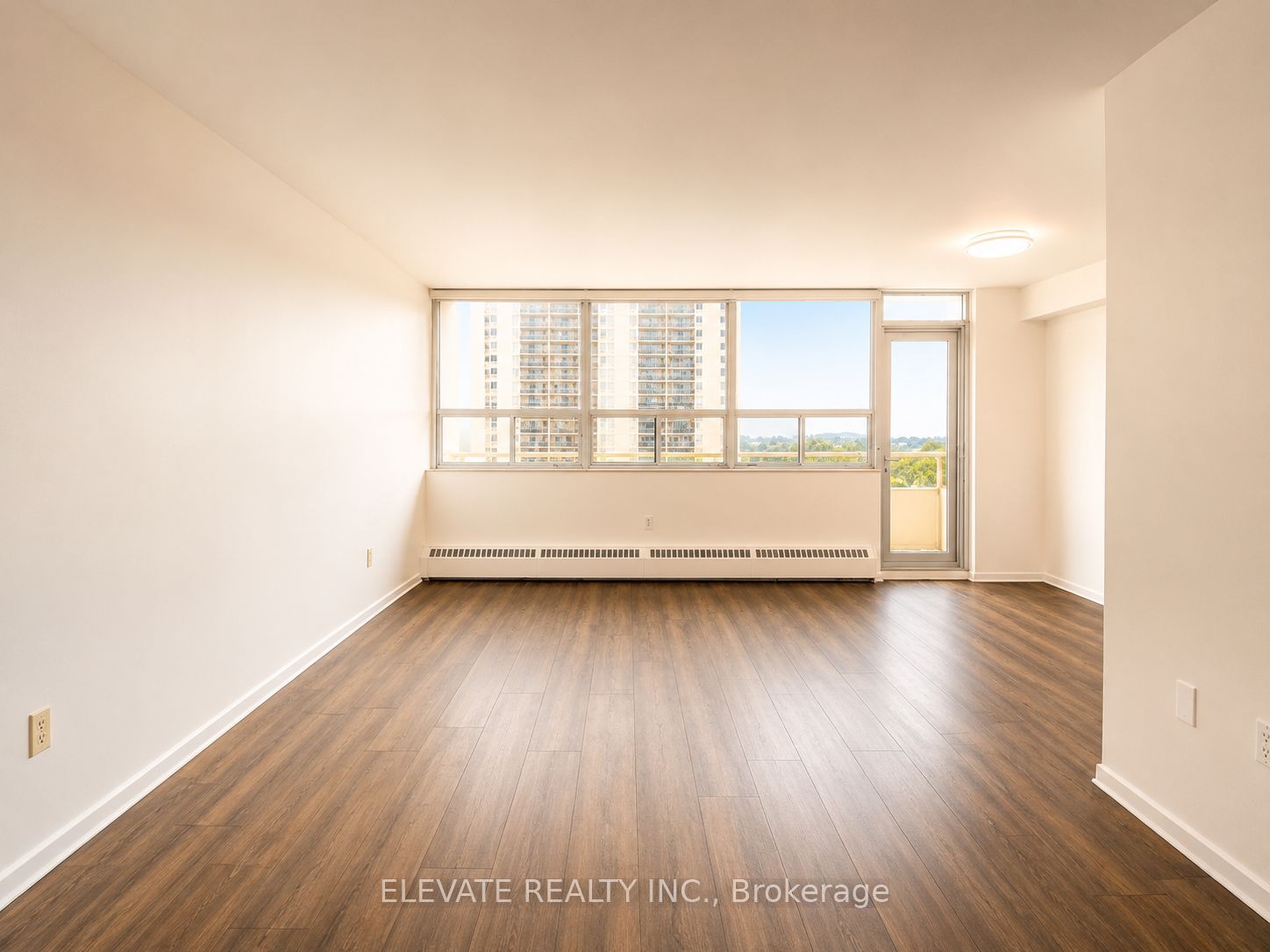 360 Ridelle Avenue 815, Toronto, ON M6B 1K1 photo 2