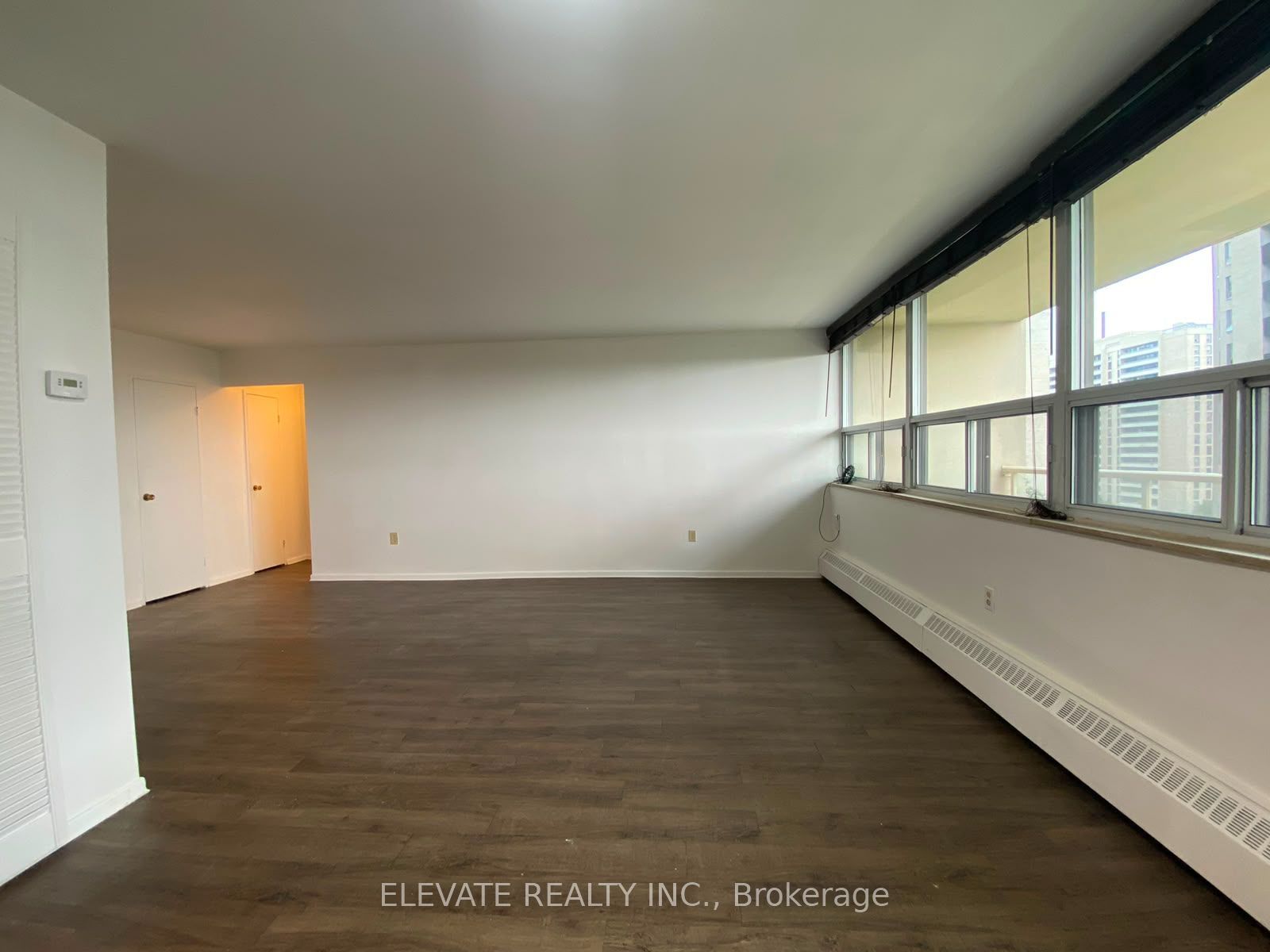 360 Ridelle Avenue 815, Toronto, ON M6B 1K1 photo 5