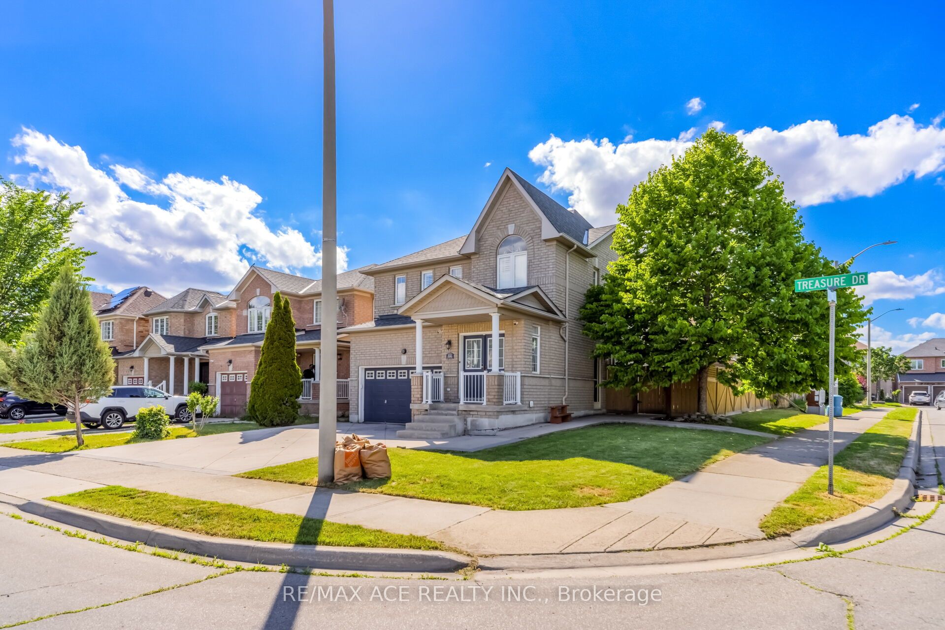 86 Treasure Drive Main, Brampton, ON L7A 3L7 photo 3