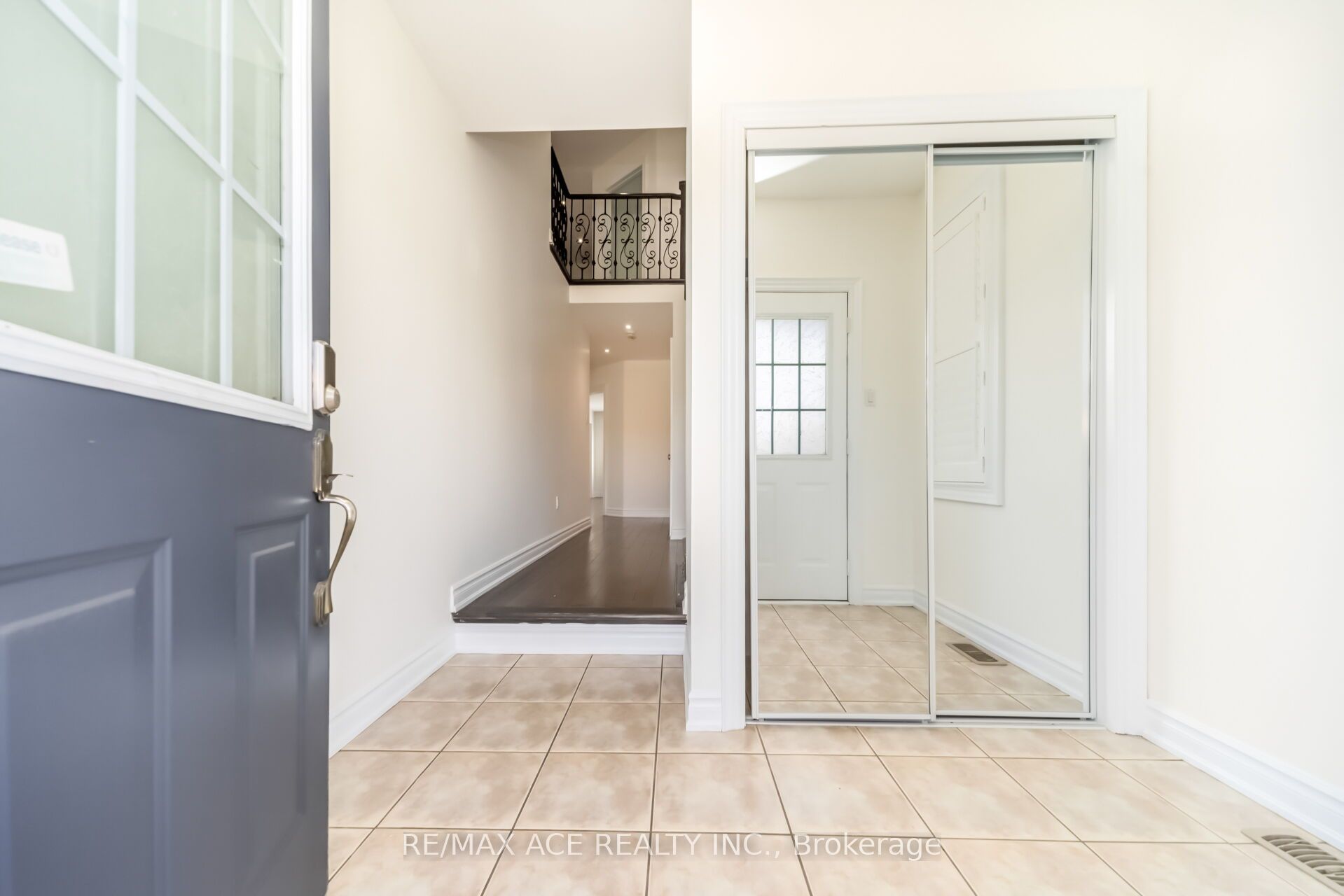 86 Treasure Drive Main, Brampton, ON L7A 3L7 photo 5