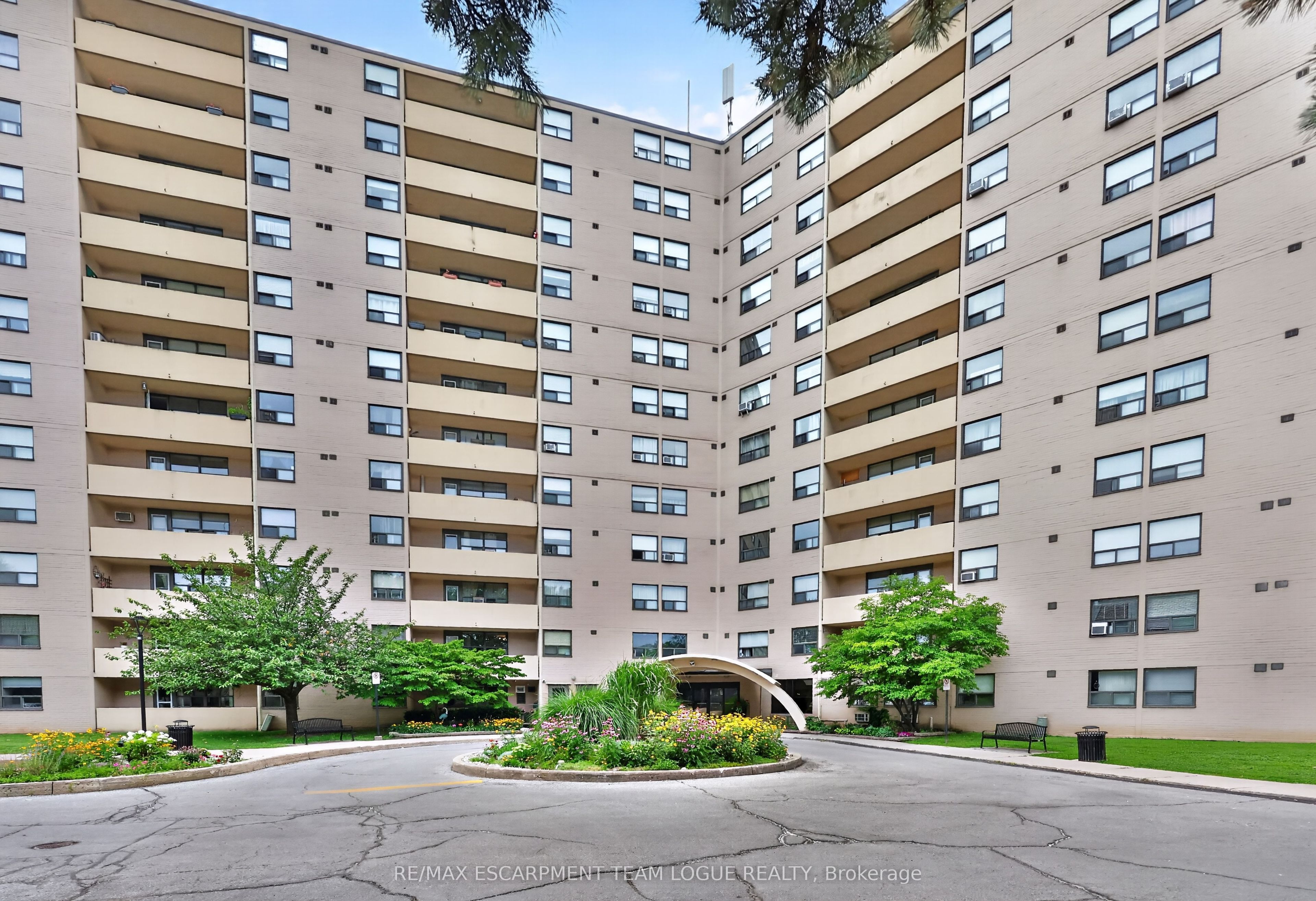 700 Dynes Road 401, Burlington, ON L7N 3M2 photo 2
