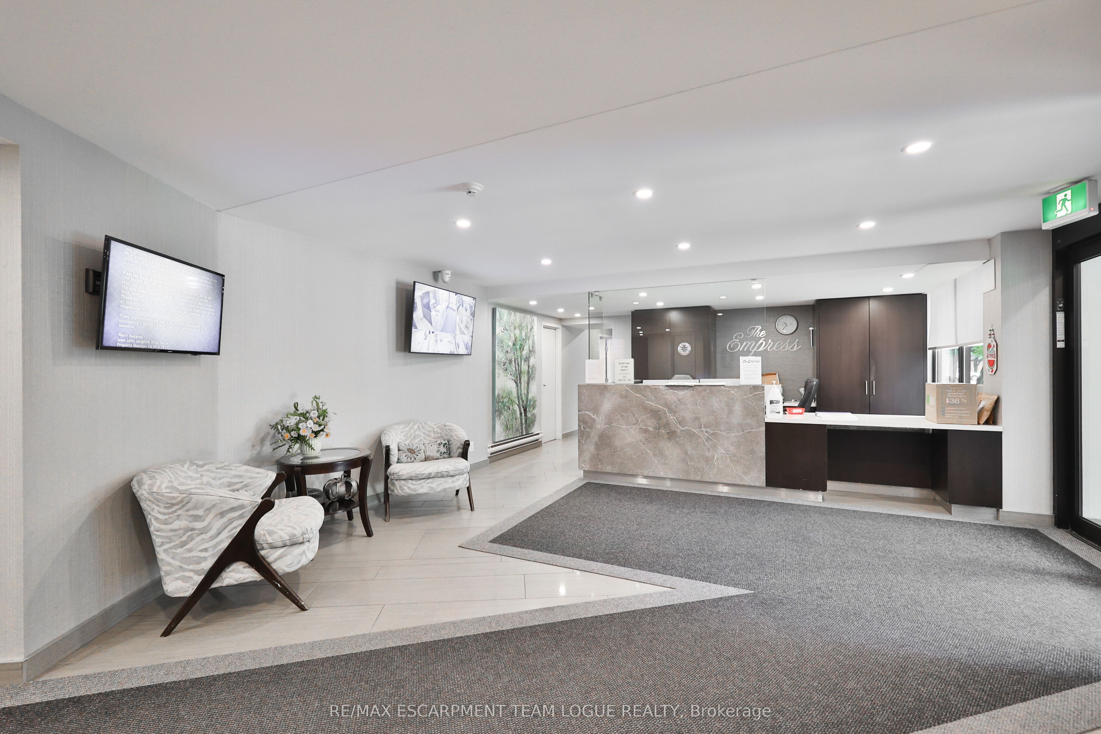 700 Dynes Road 401, Burlington, ON L7N 3M2 photo 4