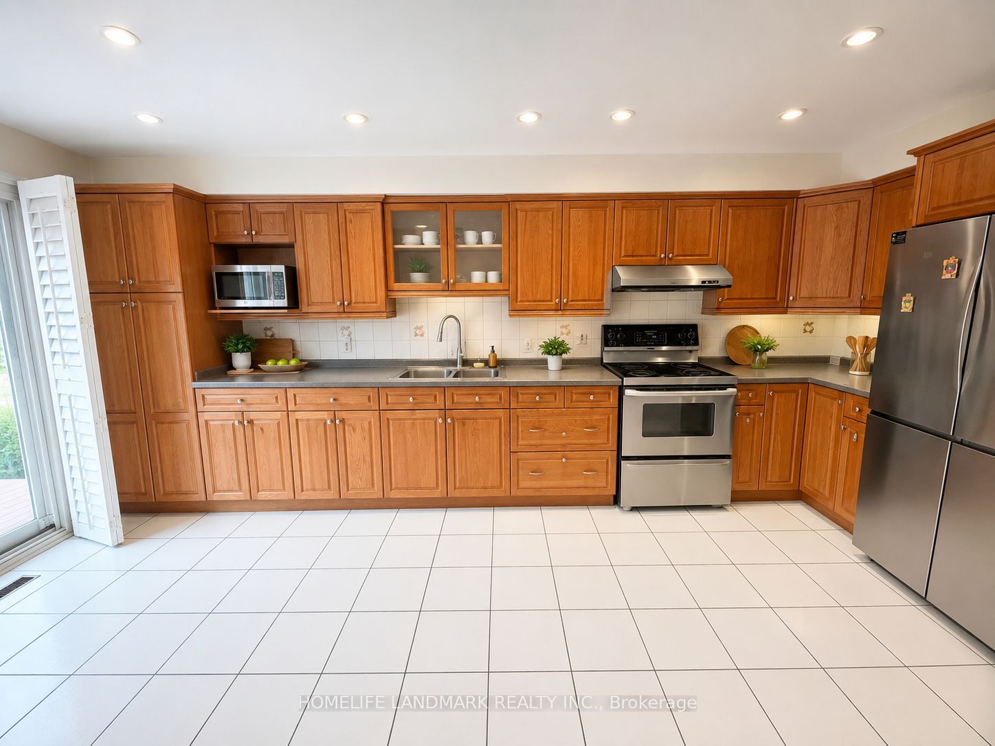 4674 Antelope Crescent, Mississauga, ON L4Z 2X1 photo 2