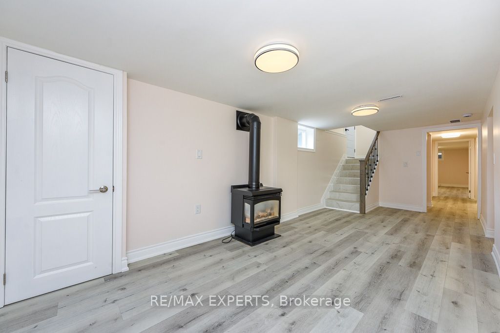 22 Rubydale Gardens, Toronto, ON M9L 1B9 photo 4