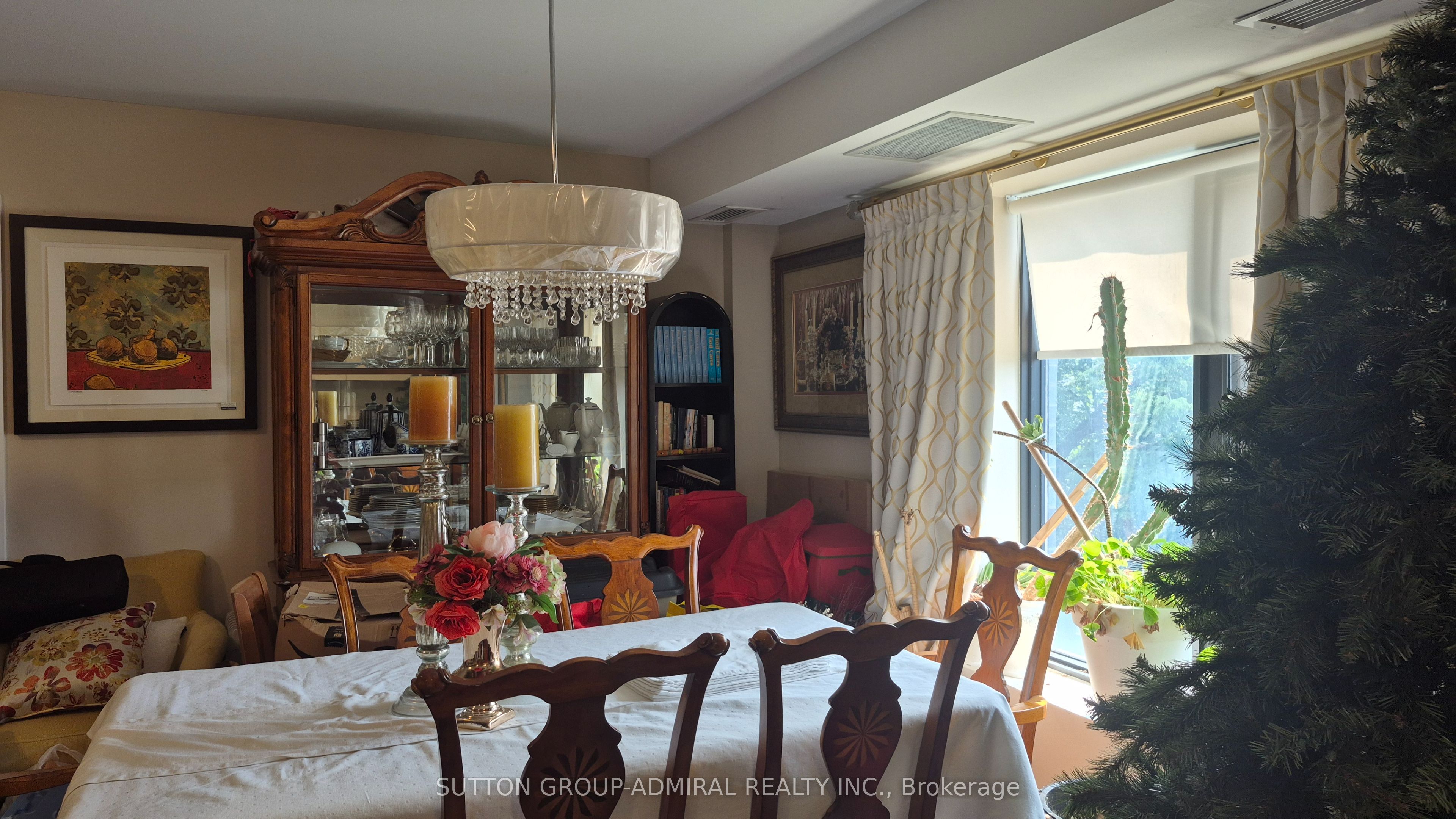 293 Viewmount Avenue 202, Toronto, ON M6B 3H8 photo 5