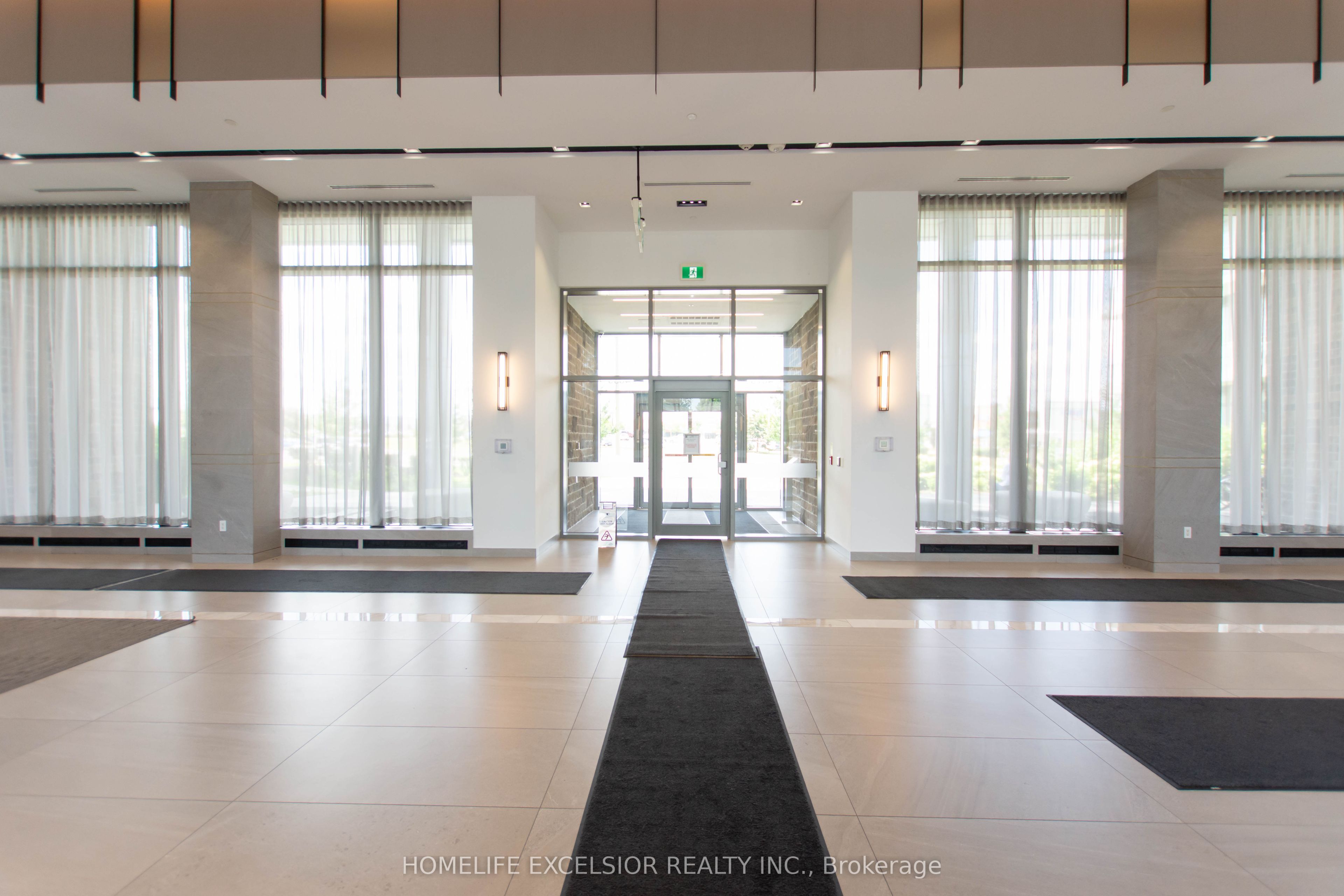 4675 Metcalfe Avenue 804, Mississauga, ON L5M 0Z8 photo 3