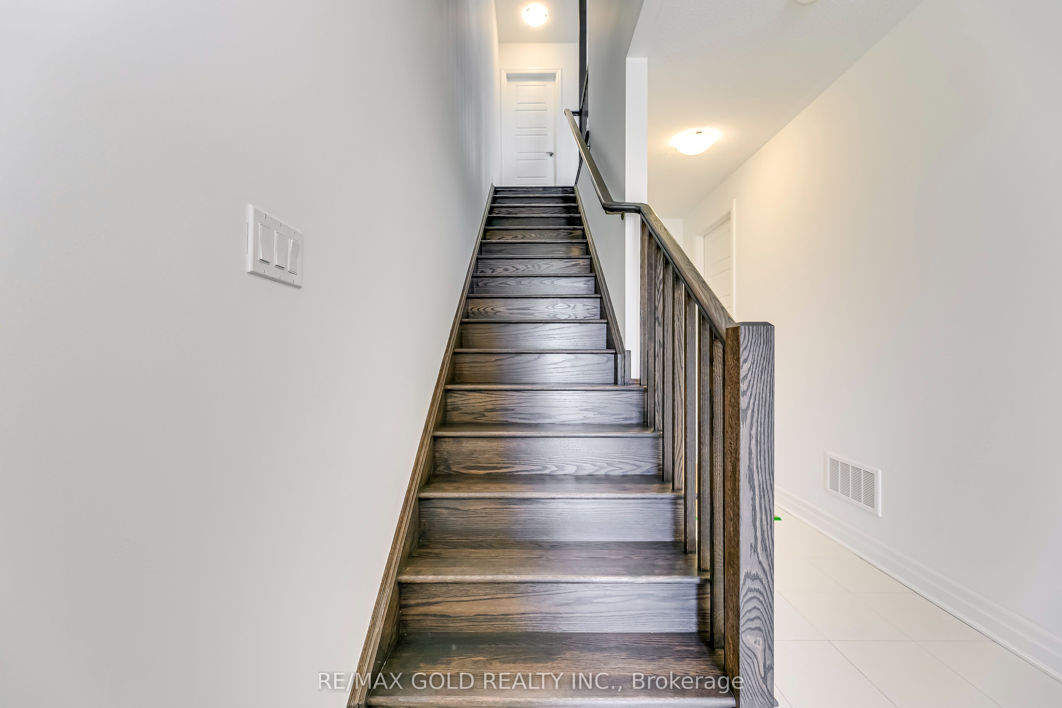 3018 John McKay Boulevard S, Oakville, ON L6H 3Z9 photo 5