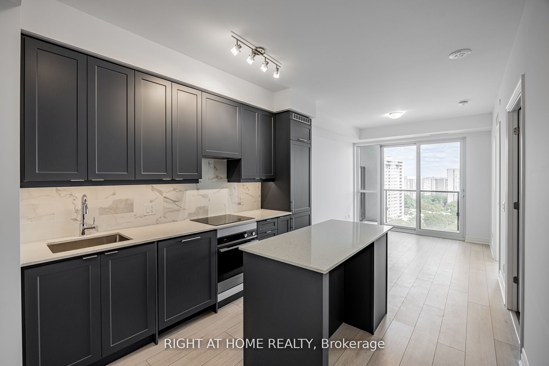 30 Elm Drive W 1103, Mississauga, ON L5B 0N6 photo 5