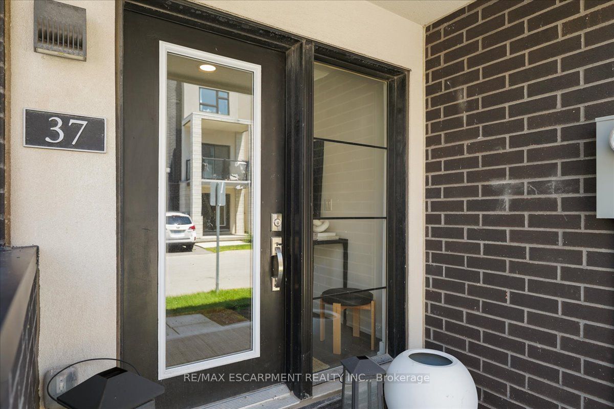 1121 Cooke Boulevard 37, Burlington, ON L7T 0C4 photo 4