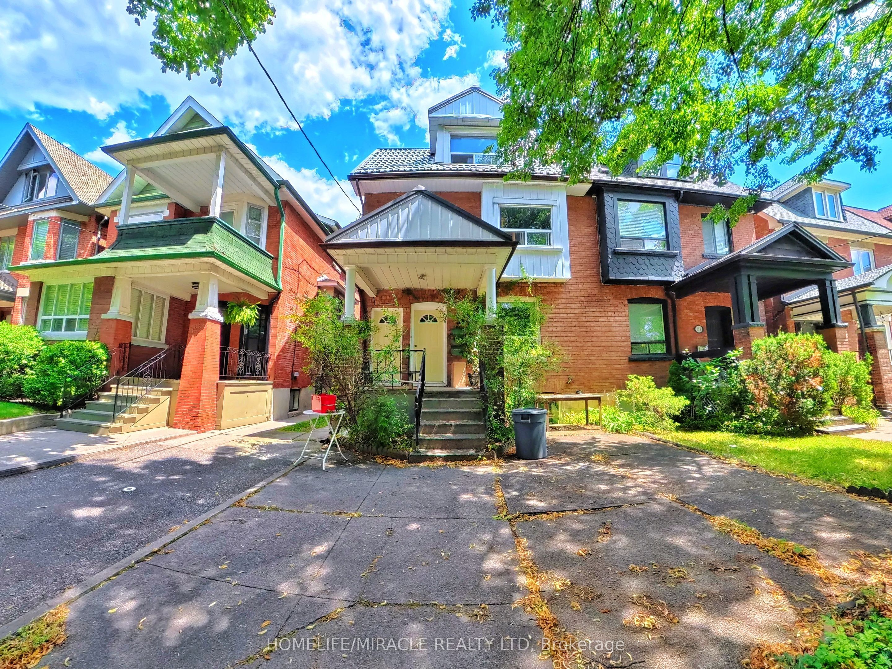 121 Medland Street, Toronto, ON M6P 2N4
