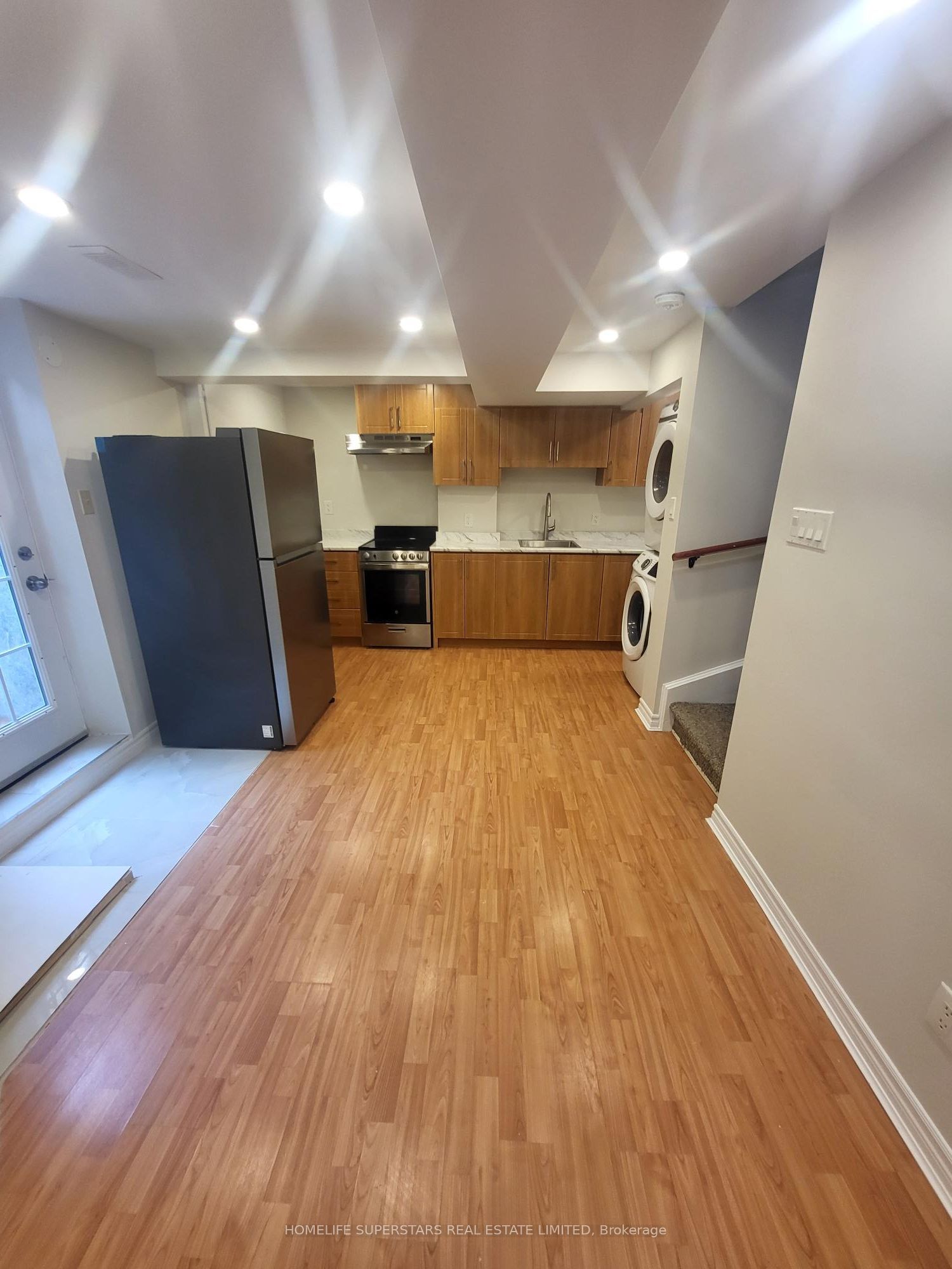 1585 Gowling Terrace, Milton, ON L9T 5J7 photo 2