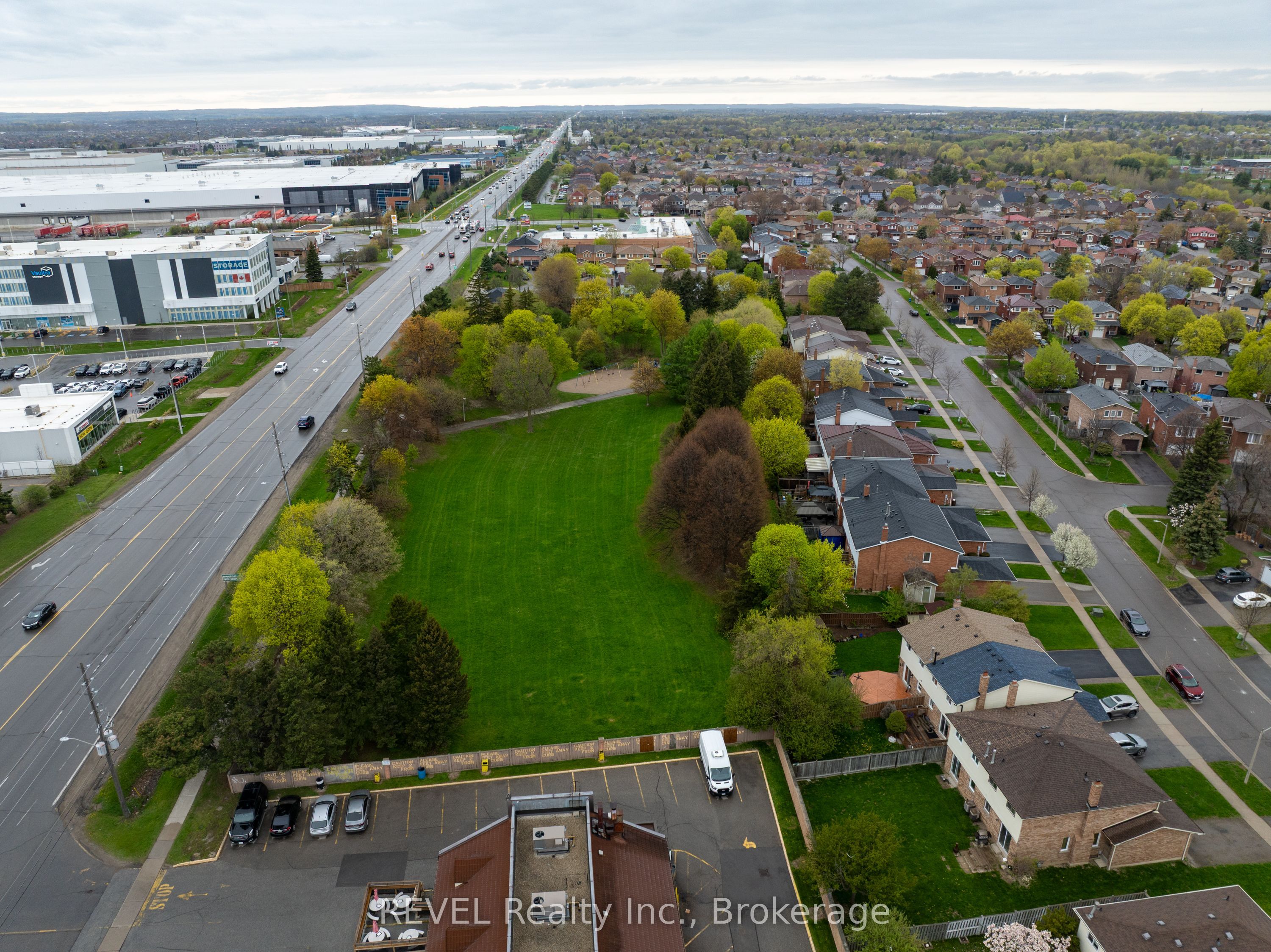80 Dumfries Avenue, Brampton, ON L6Z 2X8 photo 4