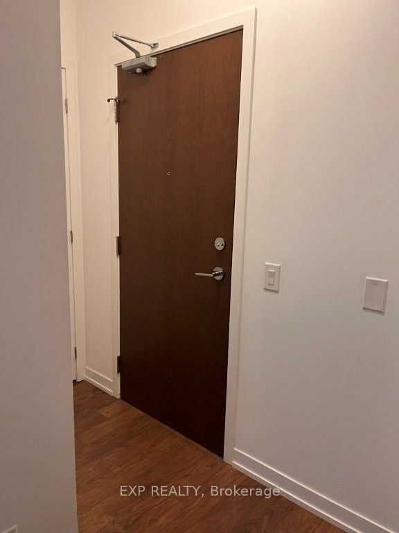 2560 Eglinton Avenue W 306, Mississauga, ON L5M 0Y3 photo 2