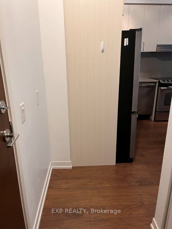 2560 Eglinton Avenue W 306, Mississauga, ON L5M 0Y3 photo 3
