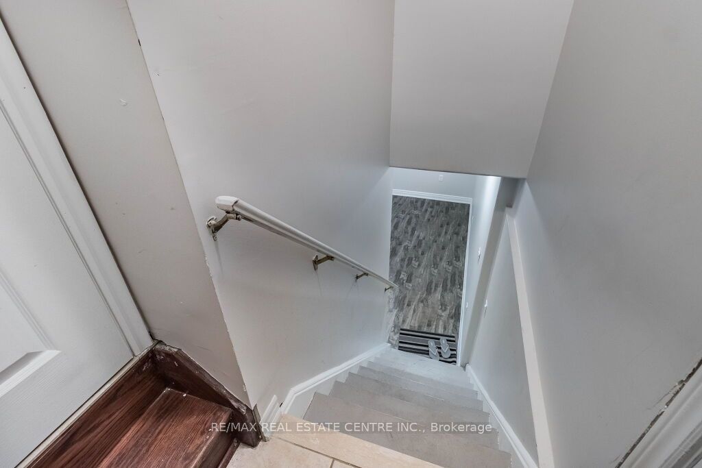 20 Laurentide Crescent Bsmt, Brampton, ON L6P 1Y4 photo 3