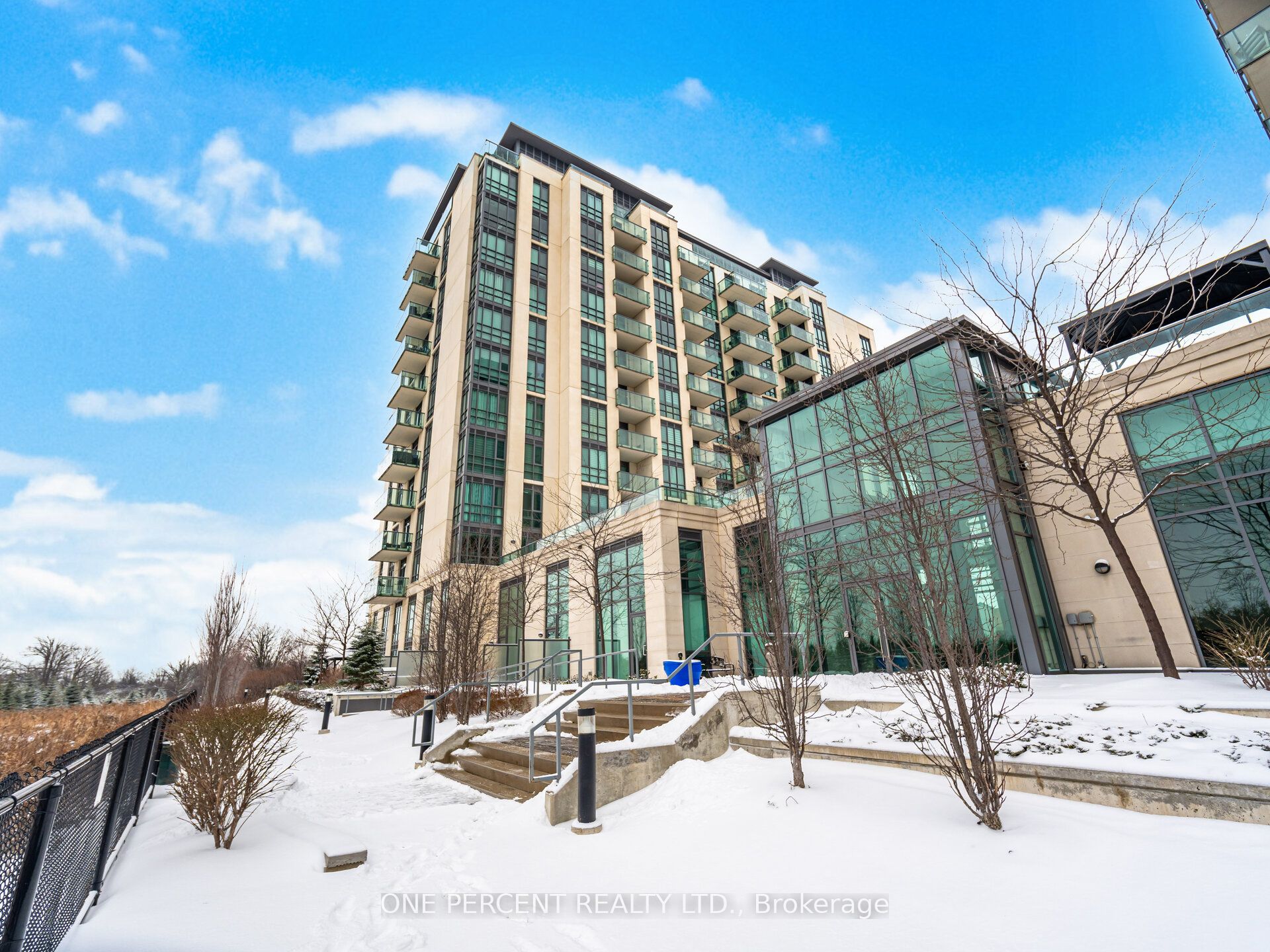 65 Yorkland Boulevard 811, Brampton, ON L6P 4M5 photo 2