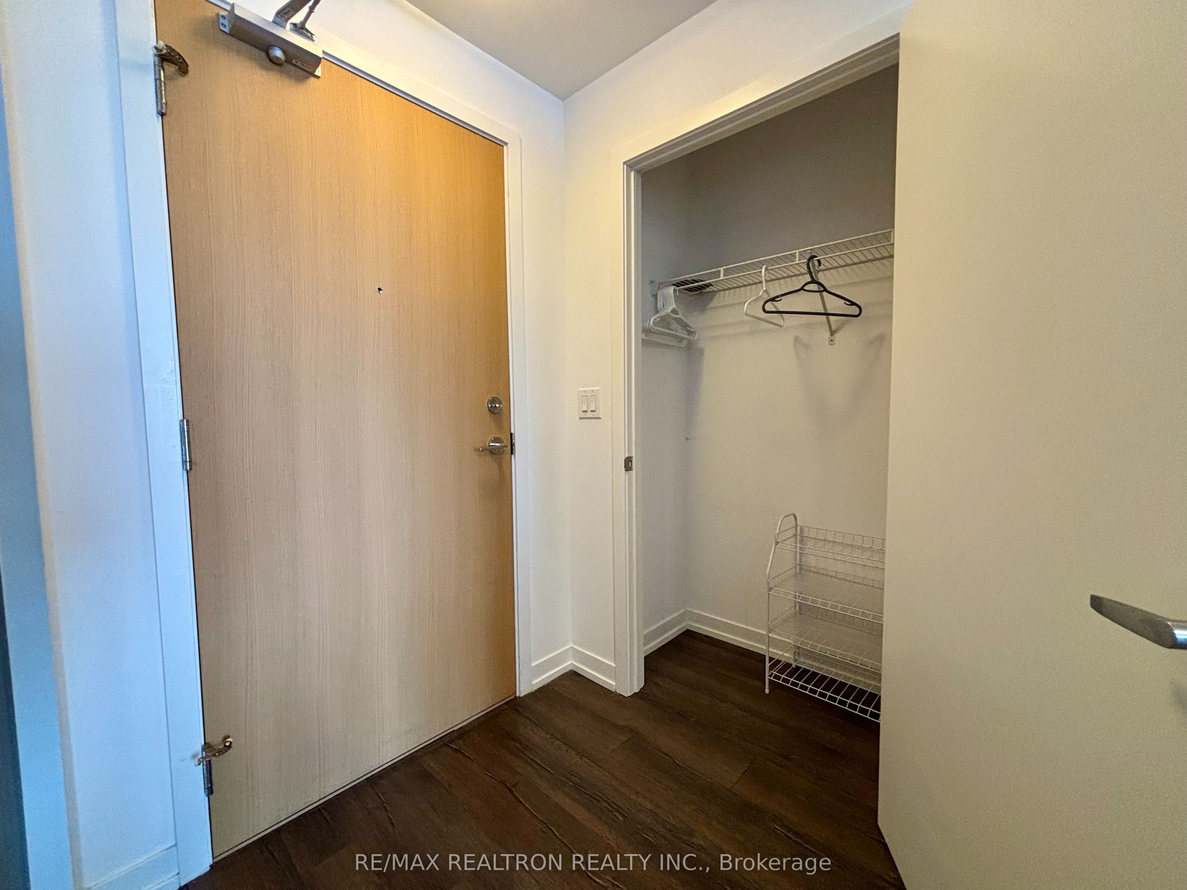 2520 Eglinton Avenue 1216, Mississauga, ON L5M 0Y4 photo 4