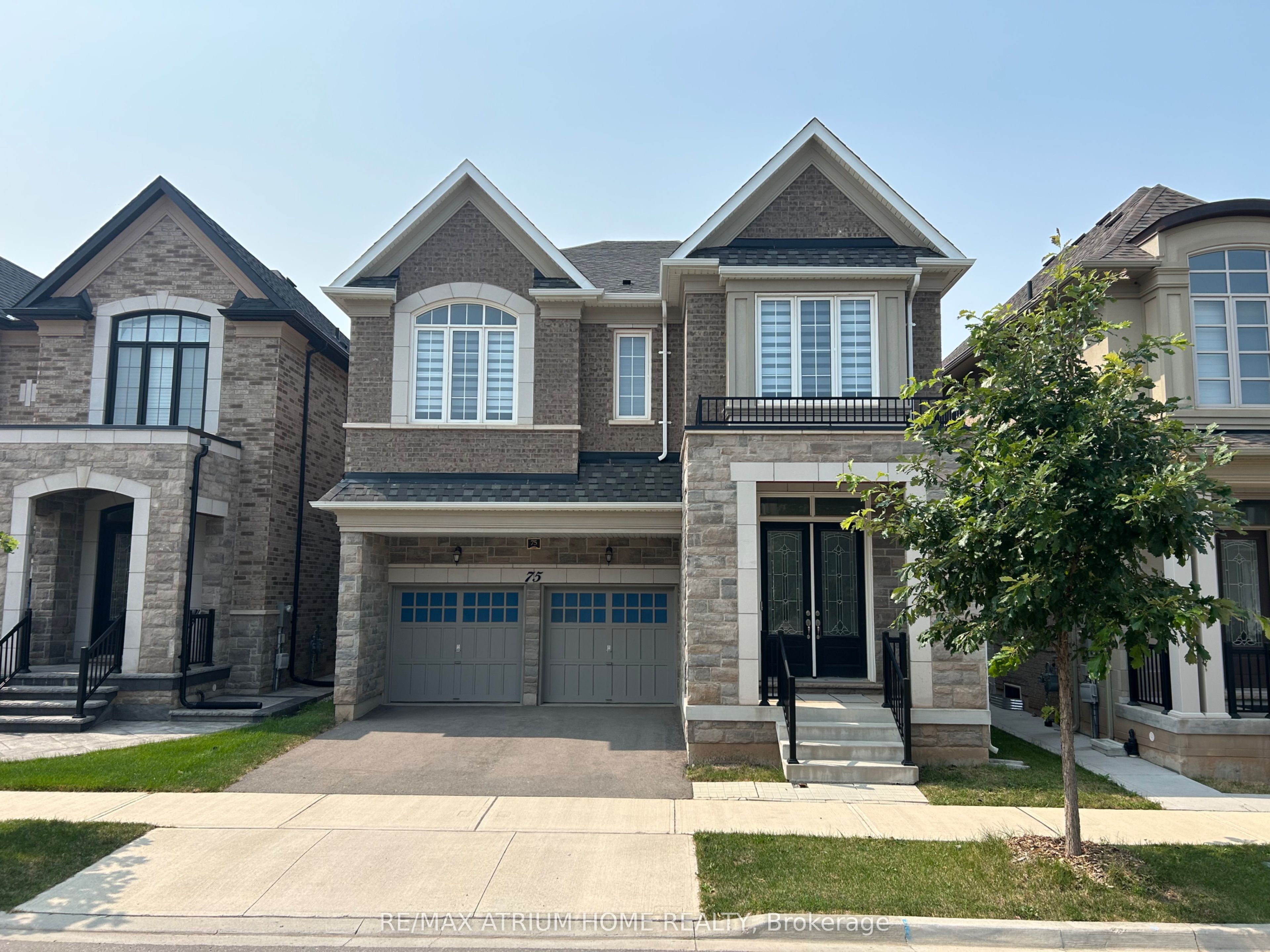 75 Carnegie Drive, Oakville, ON L6H 7C5