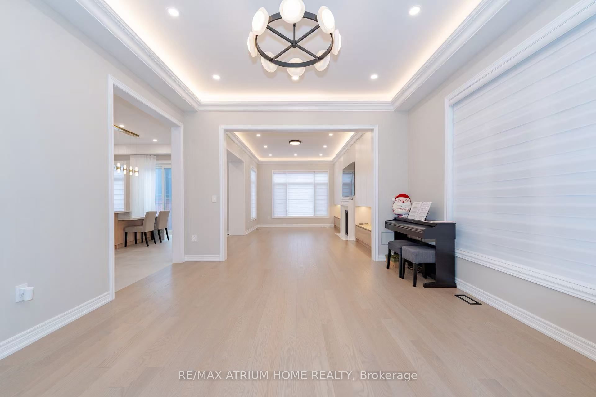 75 Carnegie Drive, Oakville, ON L6H 7C5 photo 2