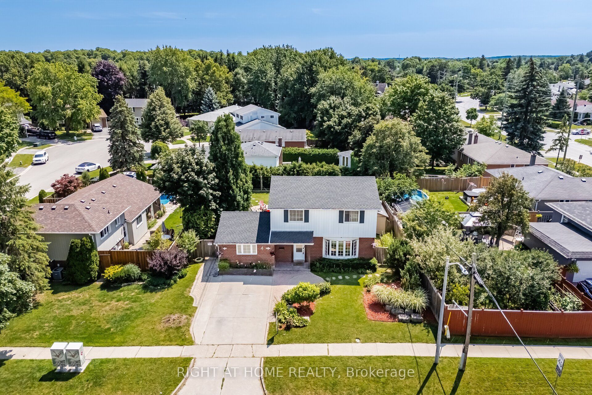 4 Rosefield Drive, Halton Hills, ON L7G 4R1 photo 2