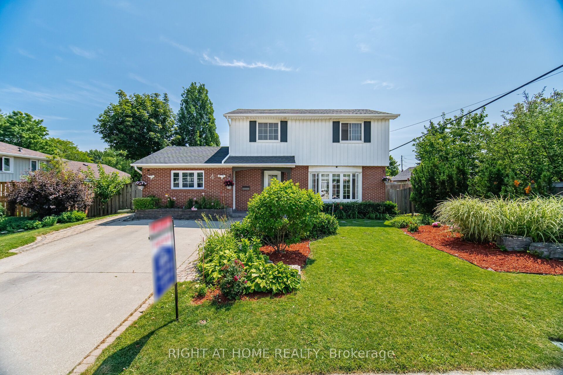 4 Rosefield Drive, Halton Hills, ON L7G 4R1 photo 3